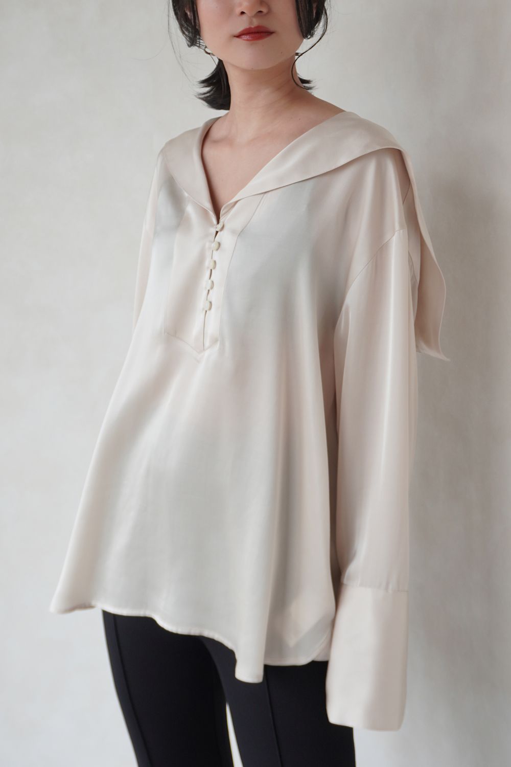 LUXURY SATIN SAILOR BLOUSE / ラグジュアリーサテンセーラーブラウス (ベージュ)