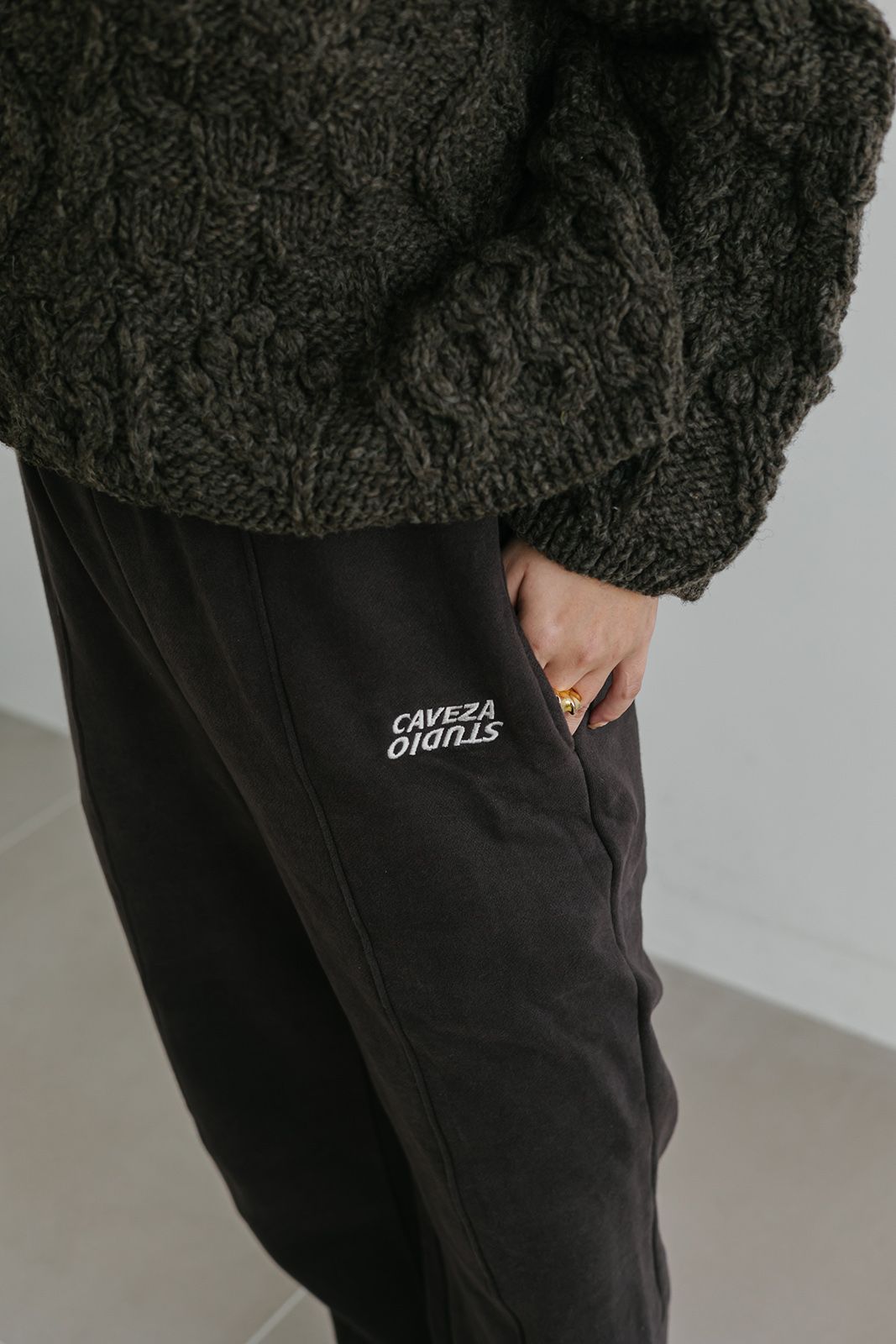 【再販売】CAVEZA STUDIO スウェットパンツ (ブラウン)