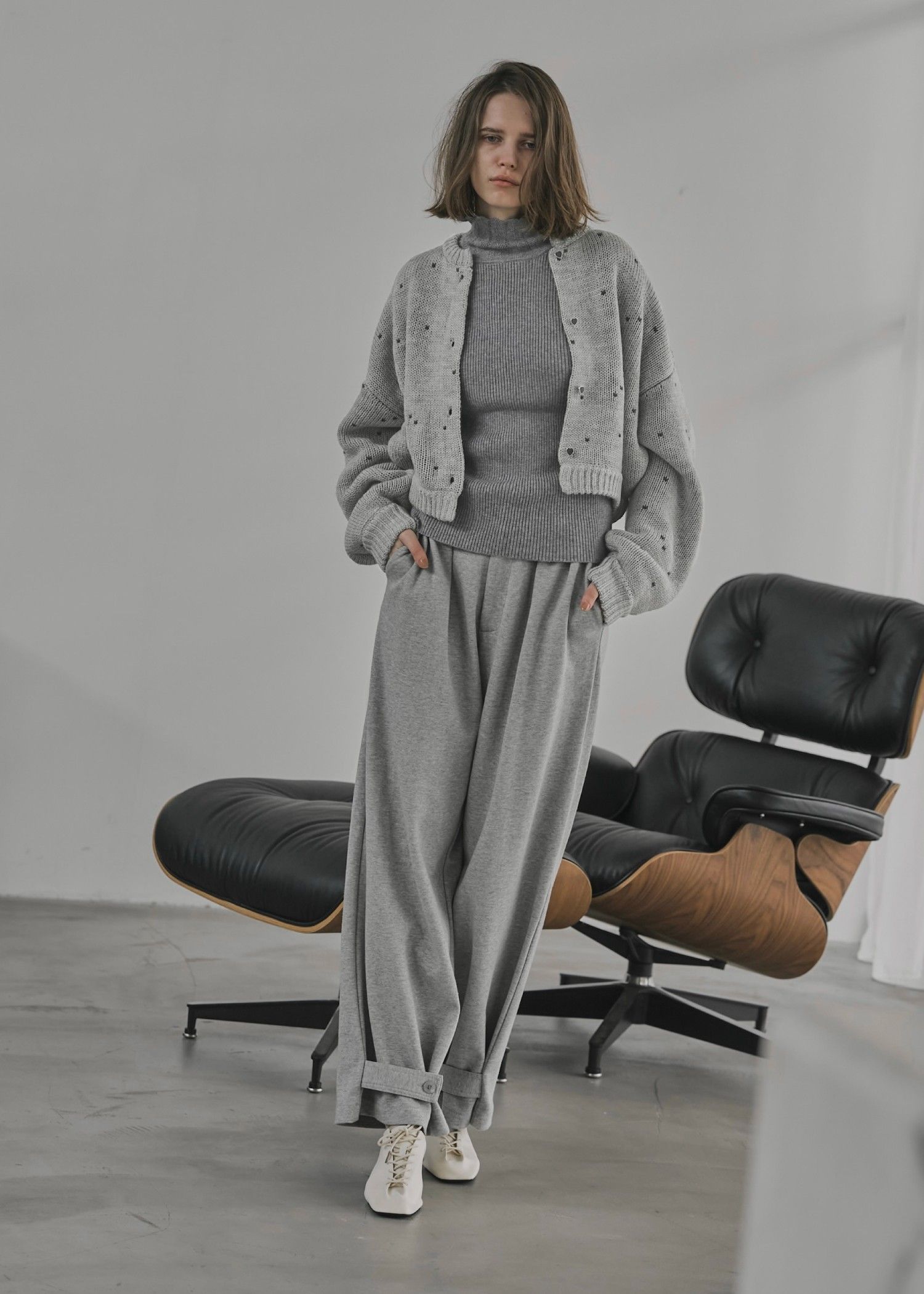 heart dot jacquard reversible cropped knit cardigan / ハートドット ジャガード リバーシブルクロップドカーディガン (グレー×チャコール) / 25AW