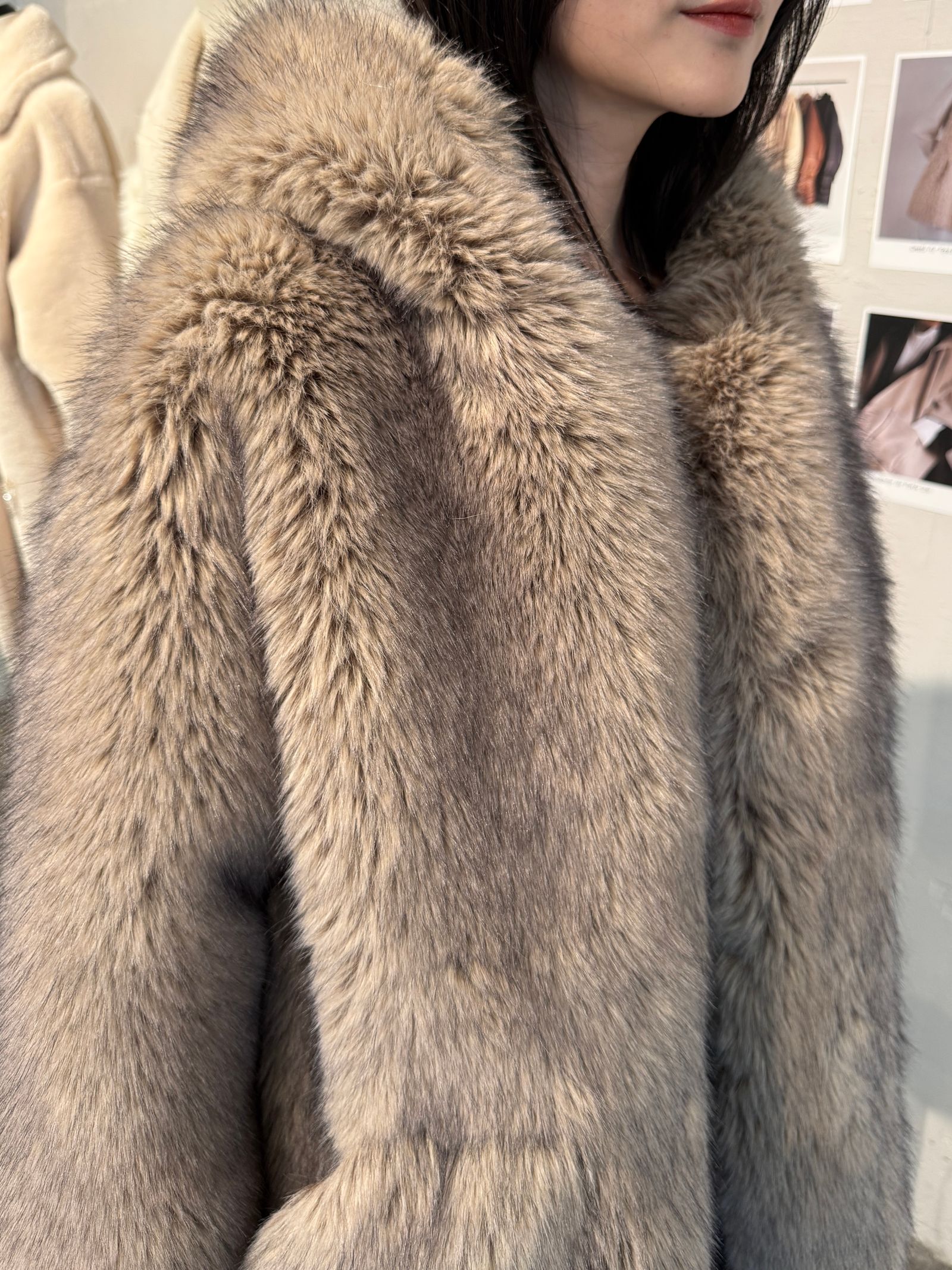 THINK FUR ふわふわ　ファーコート　ベージュ　美品 THINK FUR - 【25AW】Fox Like Fur Foodie Coat (ベージュ