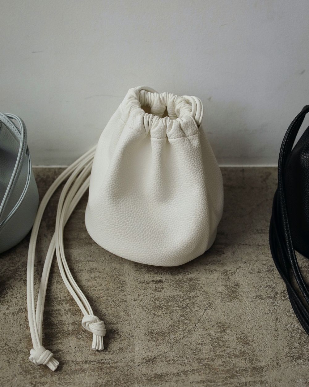【残り1点】Ecoleather Shoulder Bag / エコレザーショルダーバッグ (アイボリー)