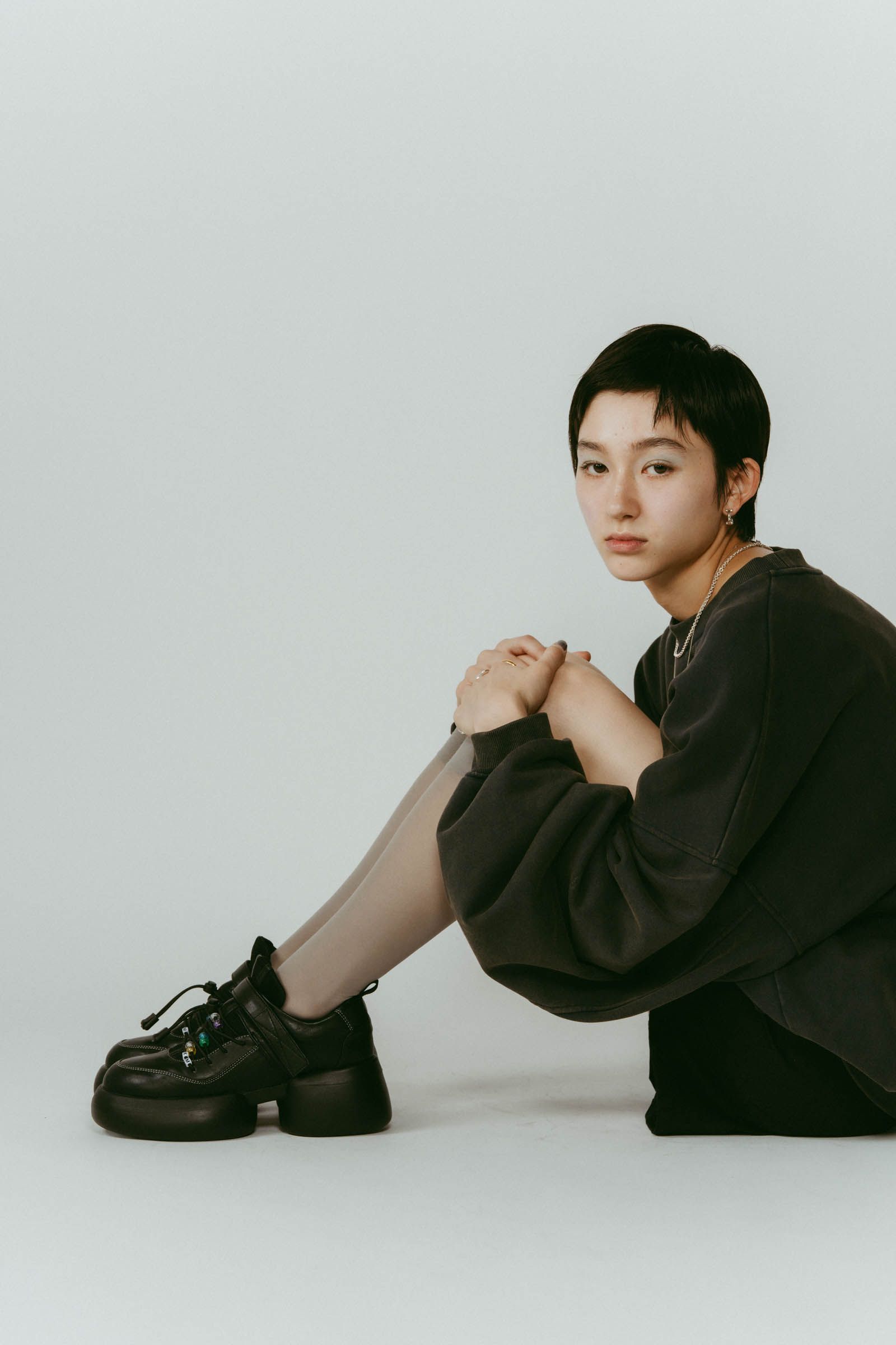 beaded sneakers / ビーズスニーカー (ブラック) / 25AW