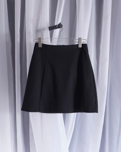 【25AW】Trapeze Silhouette Skirt Pants / トラペーズシルエットスカパン (ブラック)