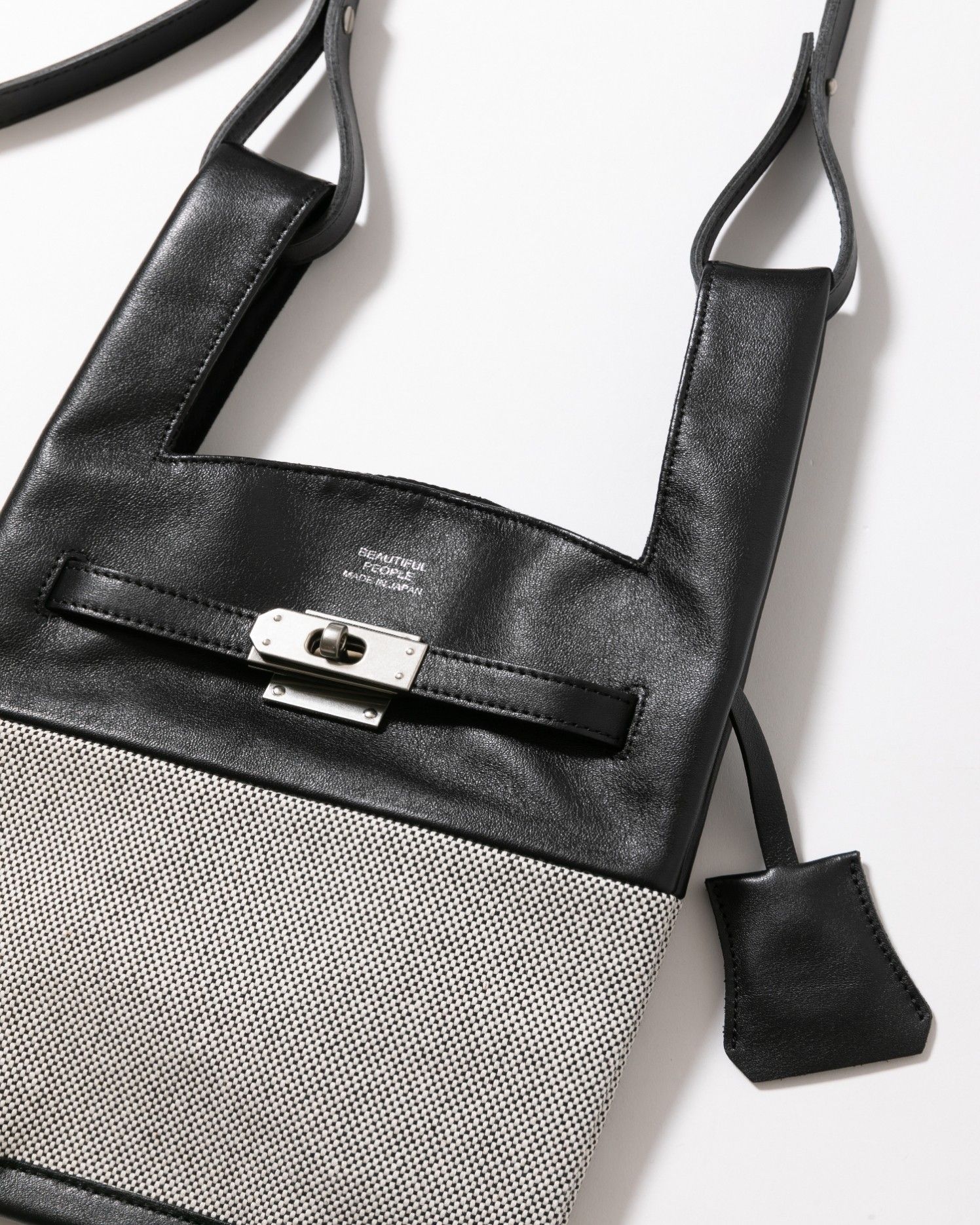 beautiful people - market shoulder bag in shrink leather