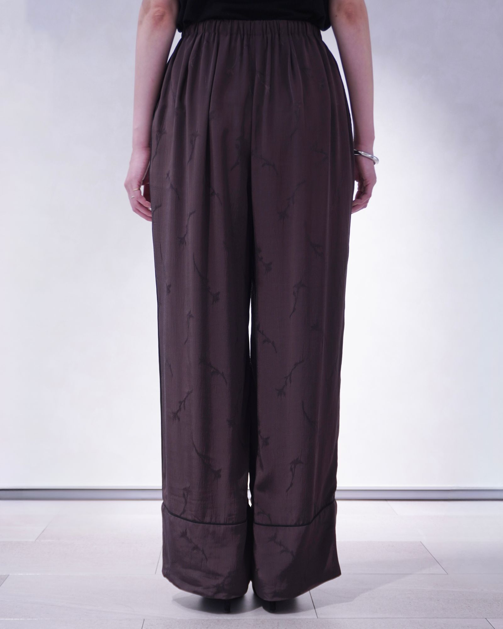 サテンジャガード イージーパンツ (ブラウン) SATIN JQ EASY PANTS (Brown) /  26SS