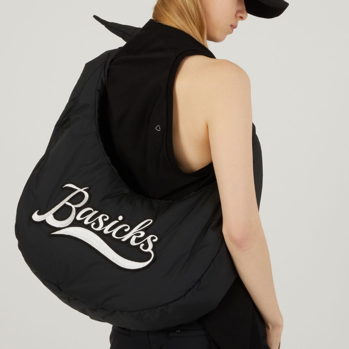 パファーバッグ (ブラック) Puffer Bag (Black)