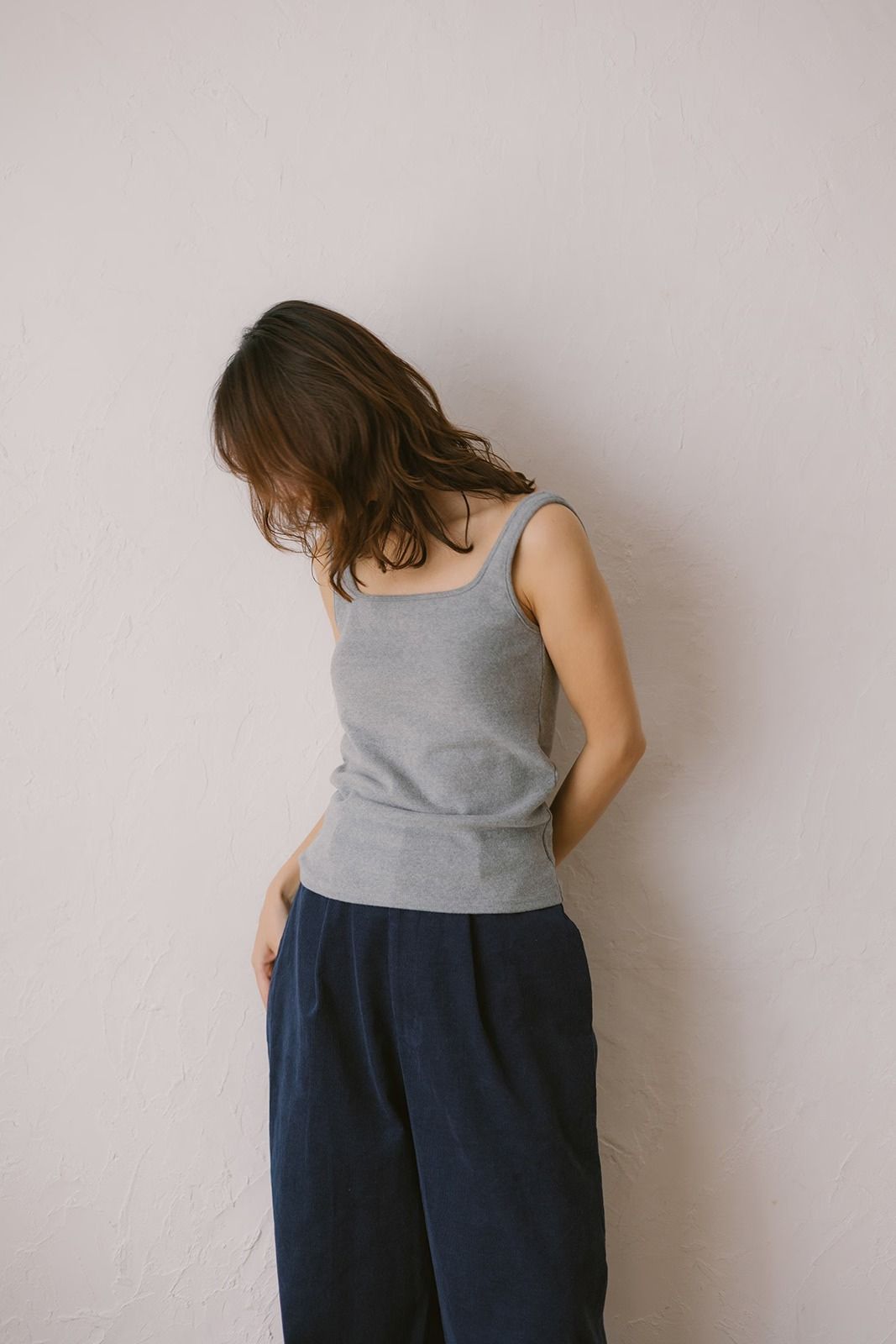 スクエアネックカップインタンクトップ (グレー) Square Neck Tank Top (Gray) /  26SS