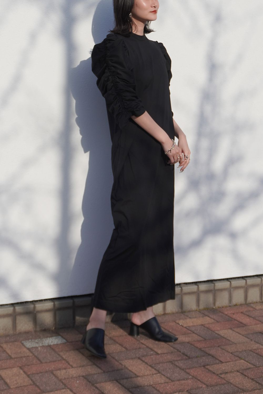 CLEFF GATHERED SLEEVE DRESS / ギャザースリーブドレス (ブラック)