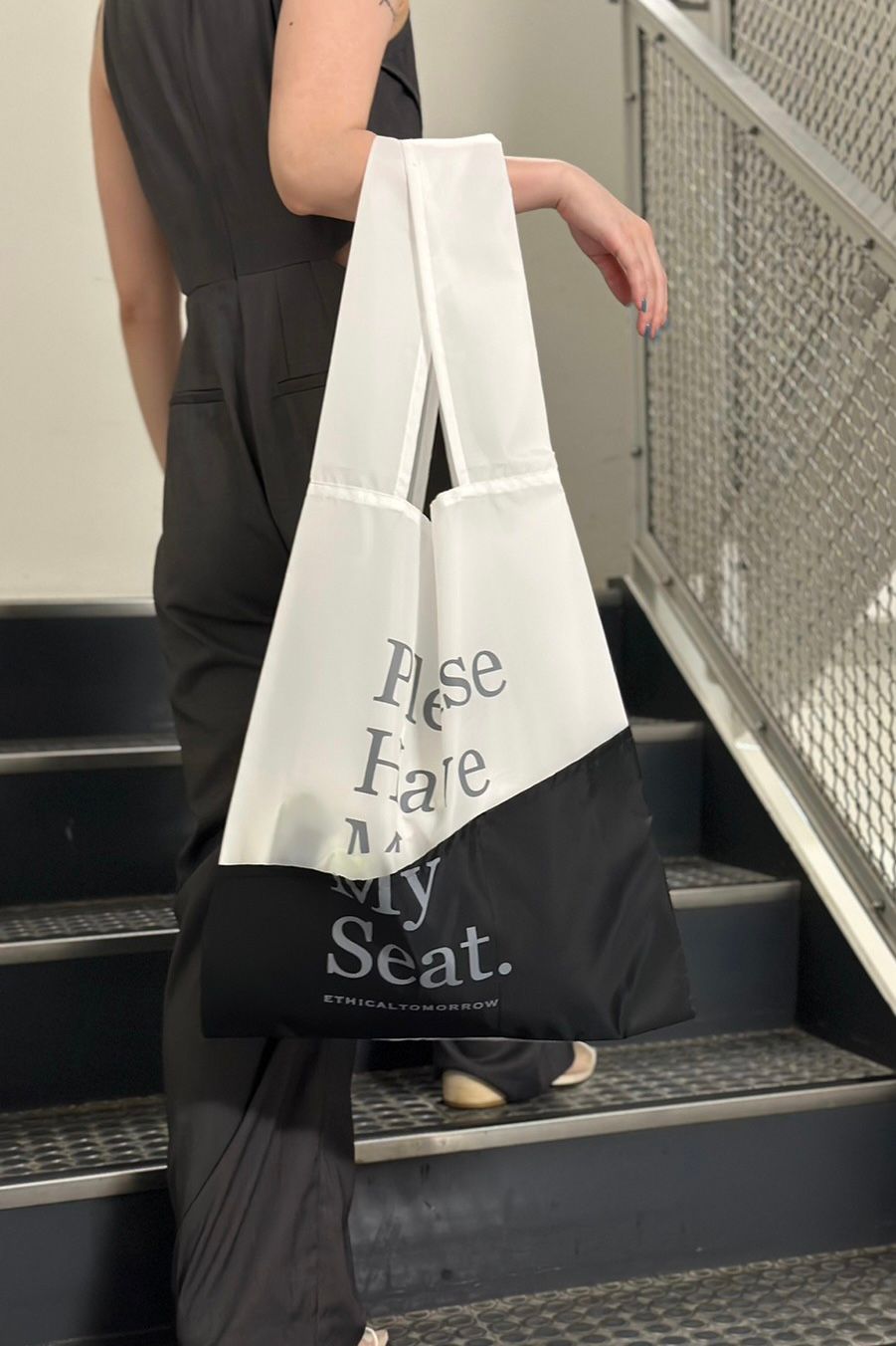 再生PETのBAGでHAVE MY SEATを叫ぶBAG (ホワイト)