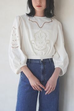 HANDCUT EMBROIDERY TOPS / ハンドカット ワーク刺繍トップス (ホワイト)