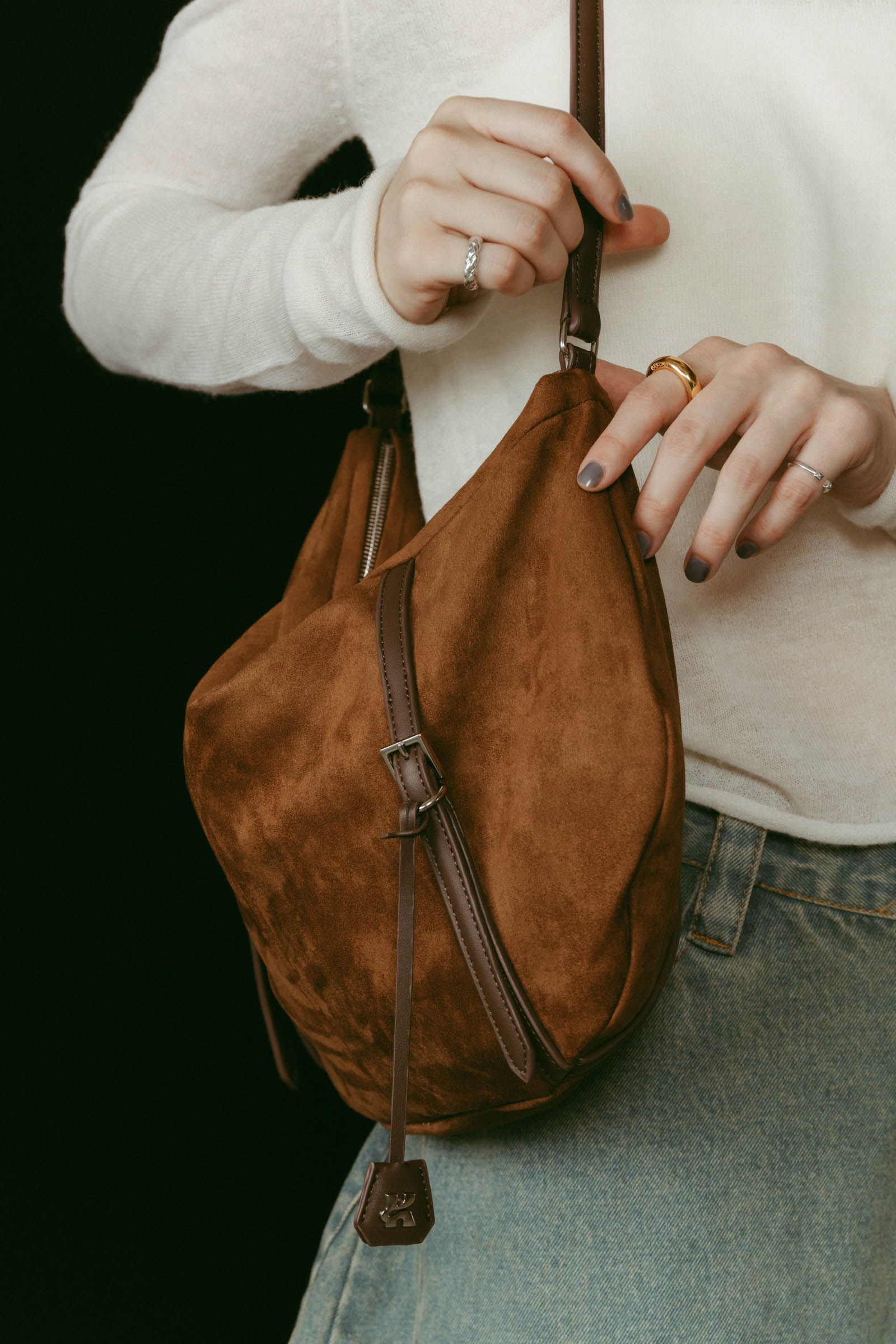 suede moon bag / スエード ムーンバッグ (ブラウン) / 25AW