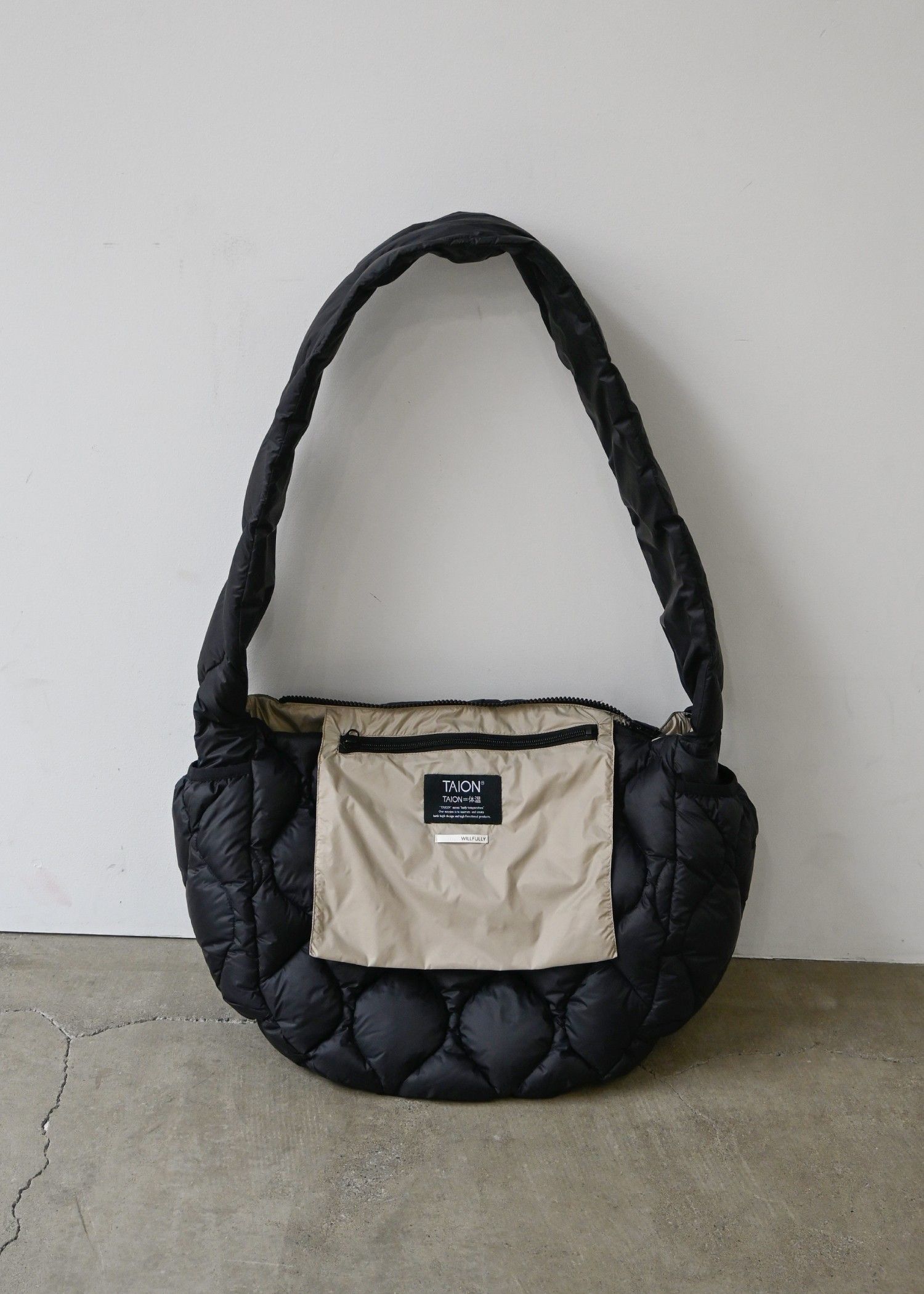 【TAION × WILLFULLY】quilting shoulder down bag / タイオンコラボ キルティングショルダーバッグ (ブラック) / 25AW /