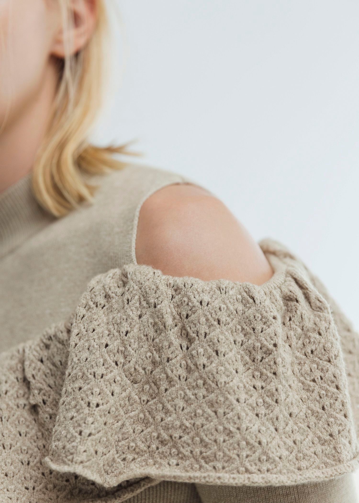 shoulder slit frill mermaid knit OP / ショルダースリットフリル マーメイドワンピース (タン) / 25AW /