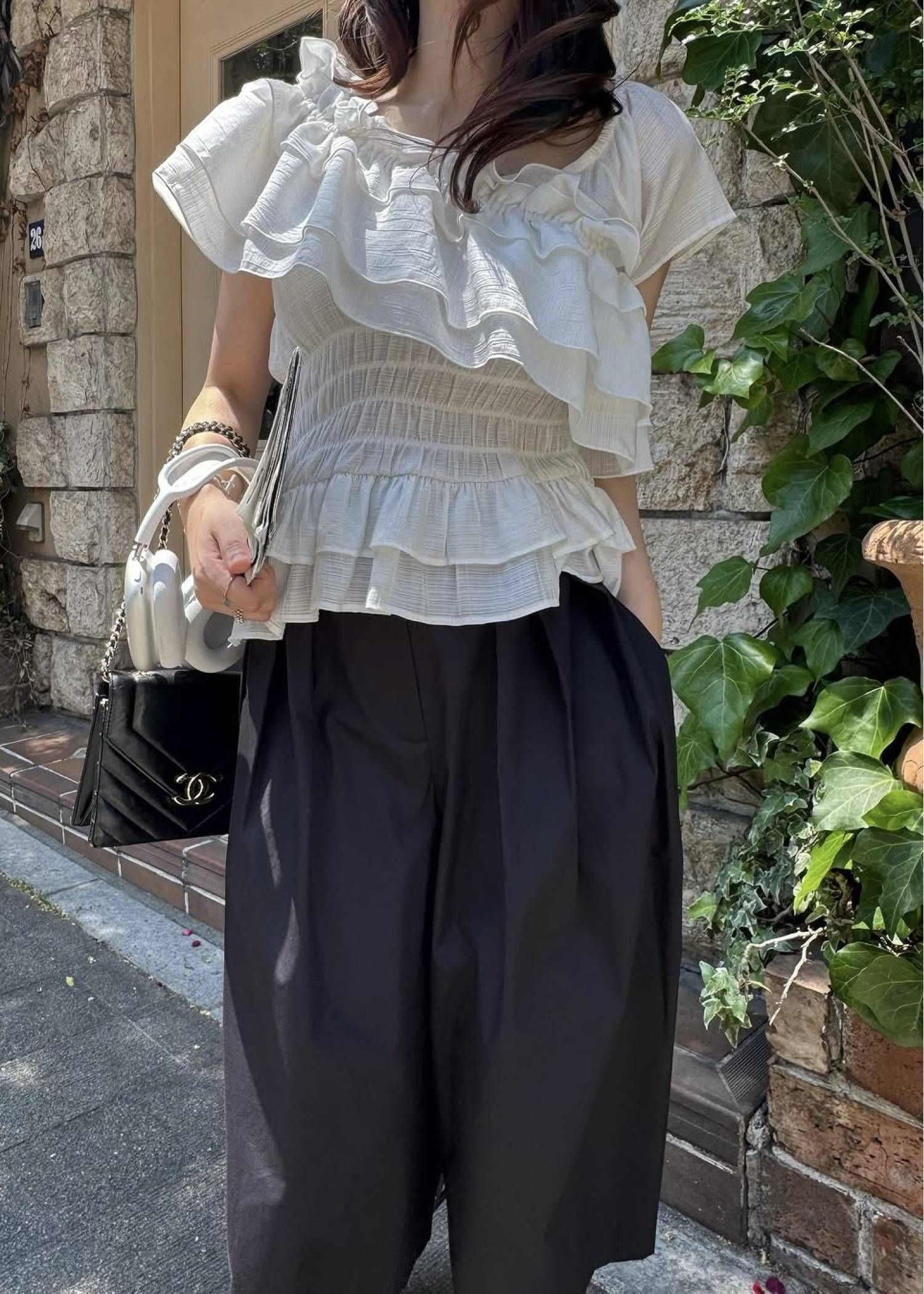 アシンメトリー ティアードフリルブラウス (アイボリー) asymmetry tiered frill sheer shirring BL (Ivory) /  26SS