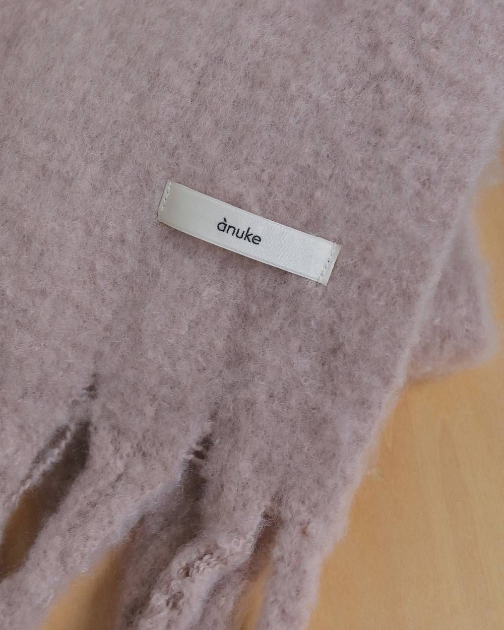 ソフトフリンジ ストール (ピンク) Soft Fringe Stole (Pink) / 26AW 【6月29日まで期間限定予約】