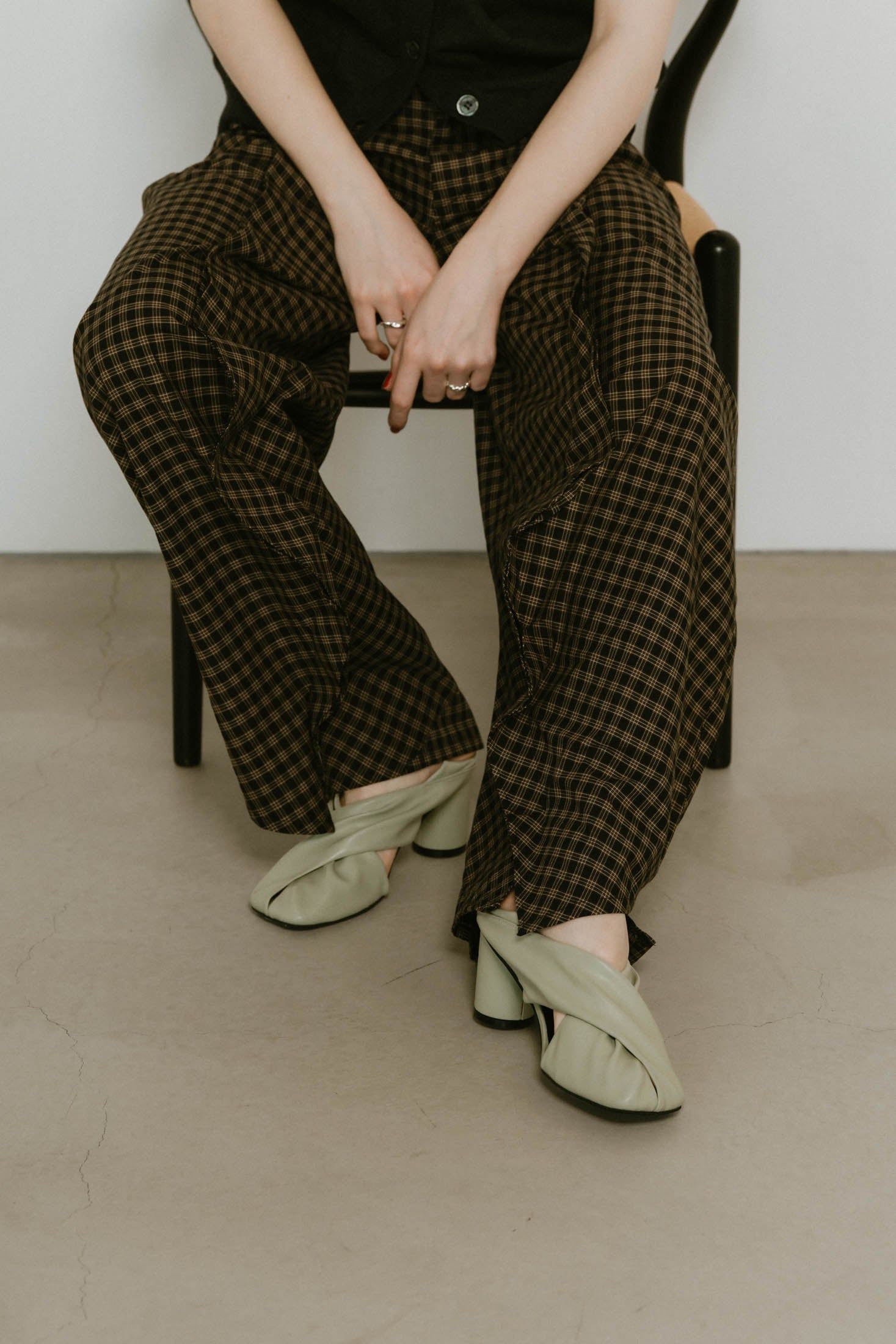 Knuth Marf - 2way cross design pumps / 2ウェイ クロス