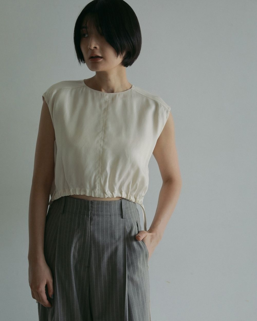 Sleeveless Drawstring Tops / スリーブレス ドロスト トップス (アイボリー)