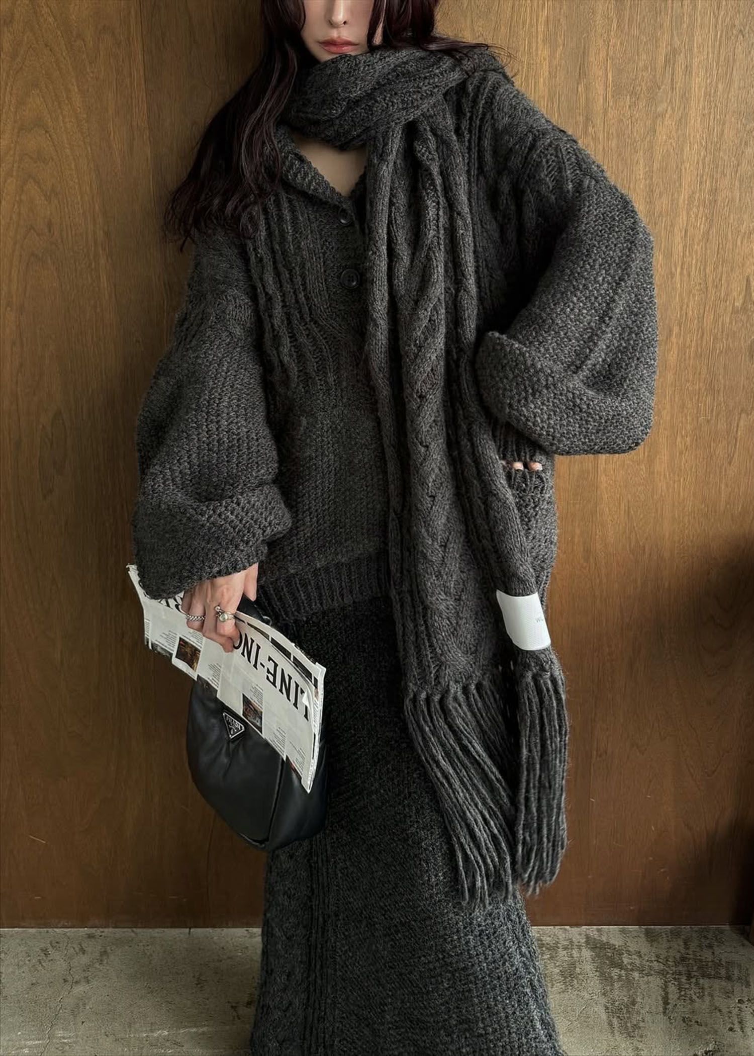 coarse knit cable fringe muffler / フリンジケーブルニットマフラー (チャコール) / 25AW