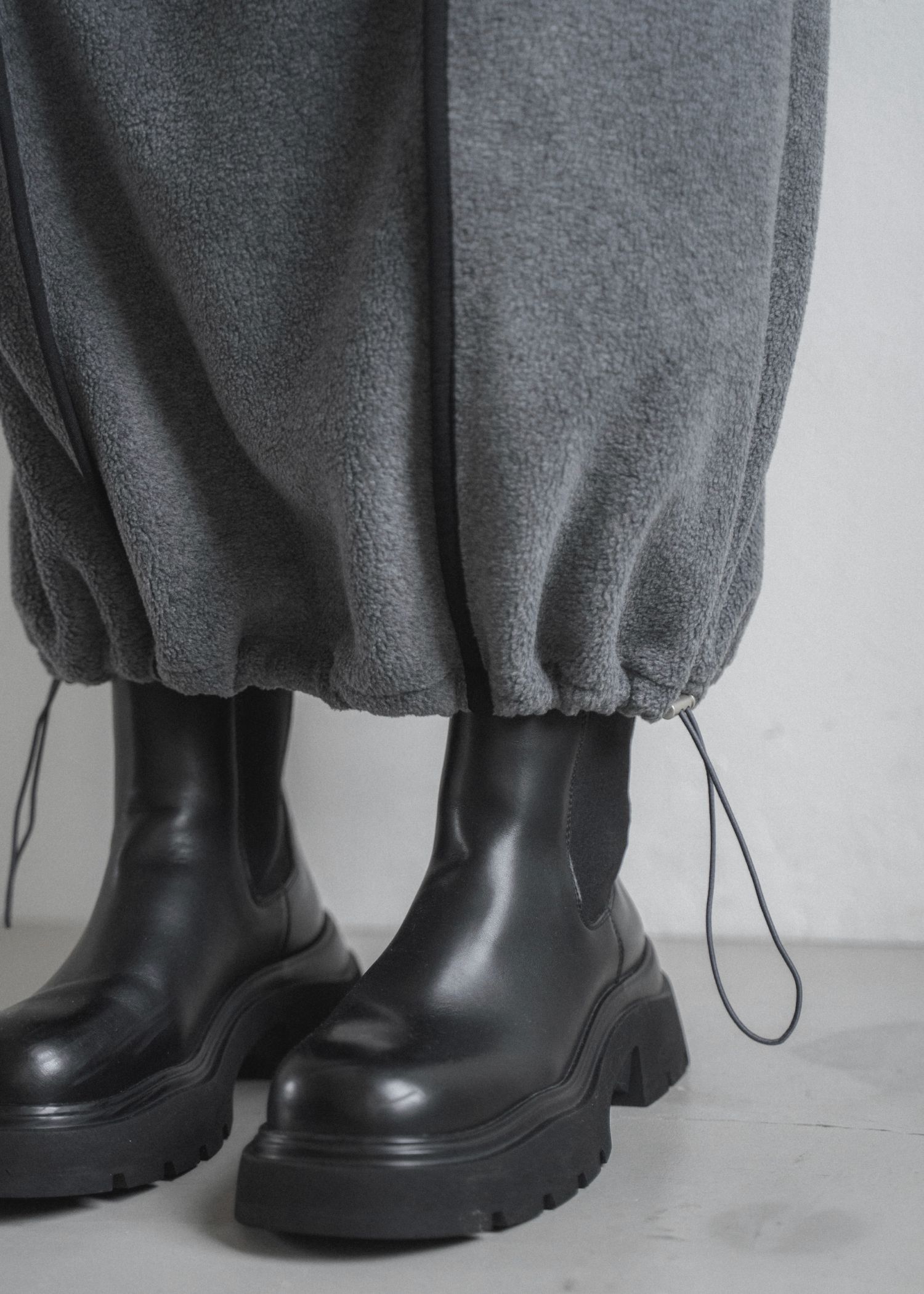 fleece drawstring bi color piping SK / バイカラー フリーススカート (チャコール) / 25AW /