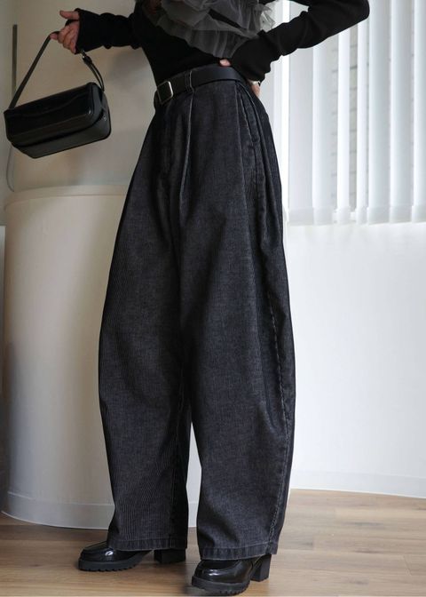 サイドタック コーデュロイ カーブパンツ (ブラック) side tuck chemical wash corduroy curve PT (Black) /  26AW