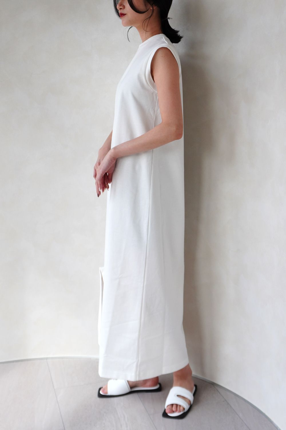 REFINA SLIT DRESS / リフィナスリットドレス (オフホワイト)