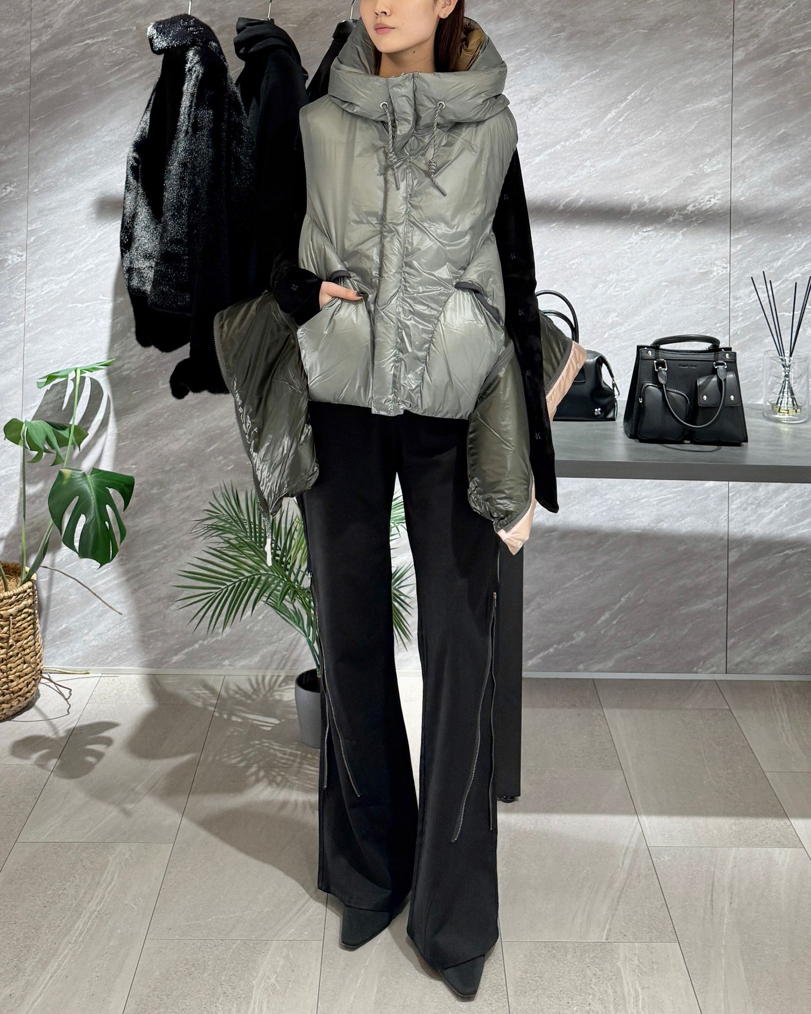 【BF割引対象12/2まで】NANGA multilayering down vest blouson / ナンガ コラボレーション ダウンジャケット (チャコール) / メンズ / レディース