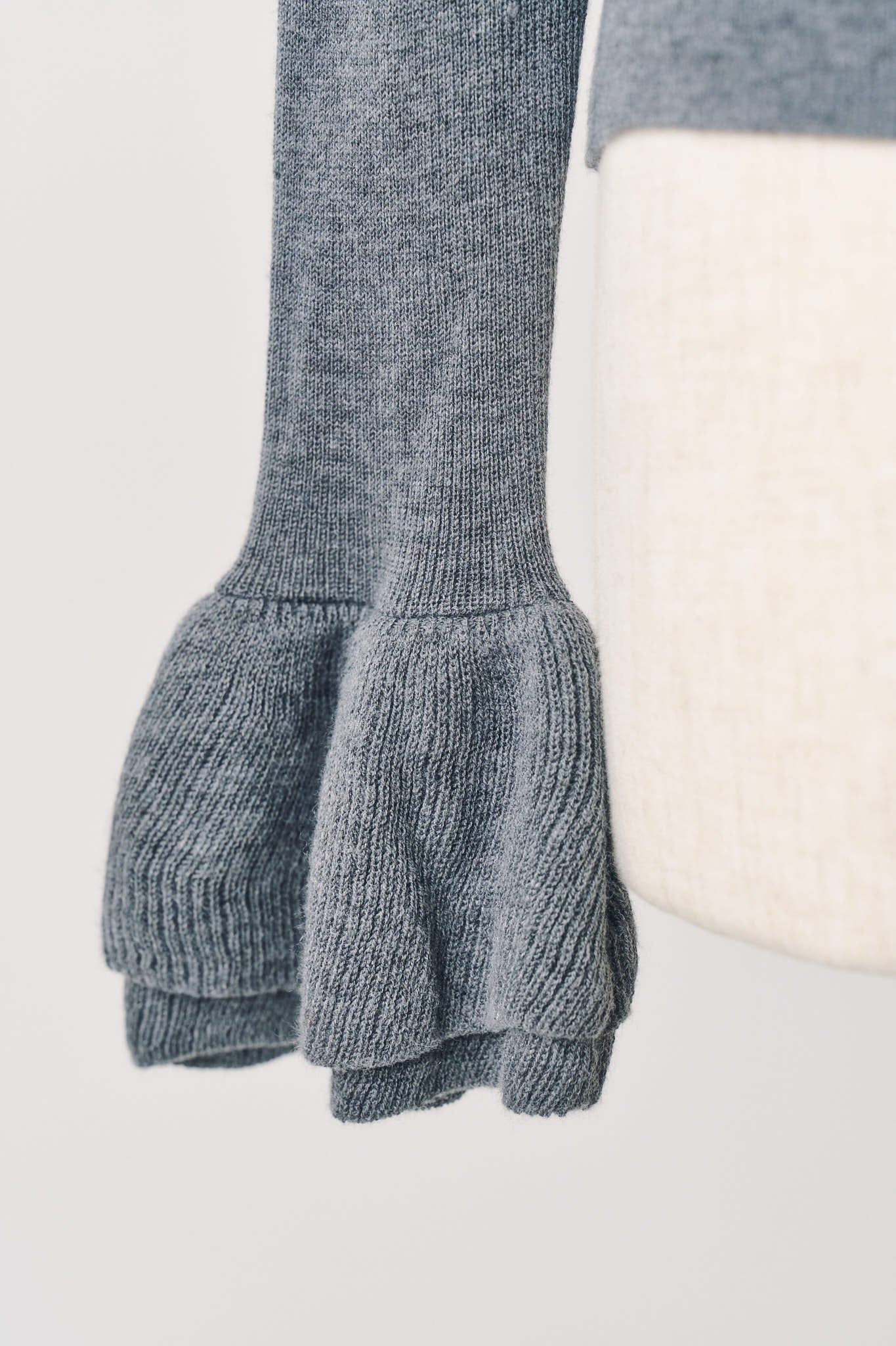 フリルハイネックニット (グレー) frill high neck knit (Gray) / 26AW