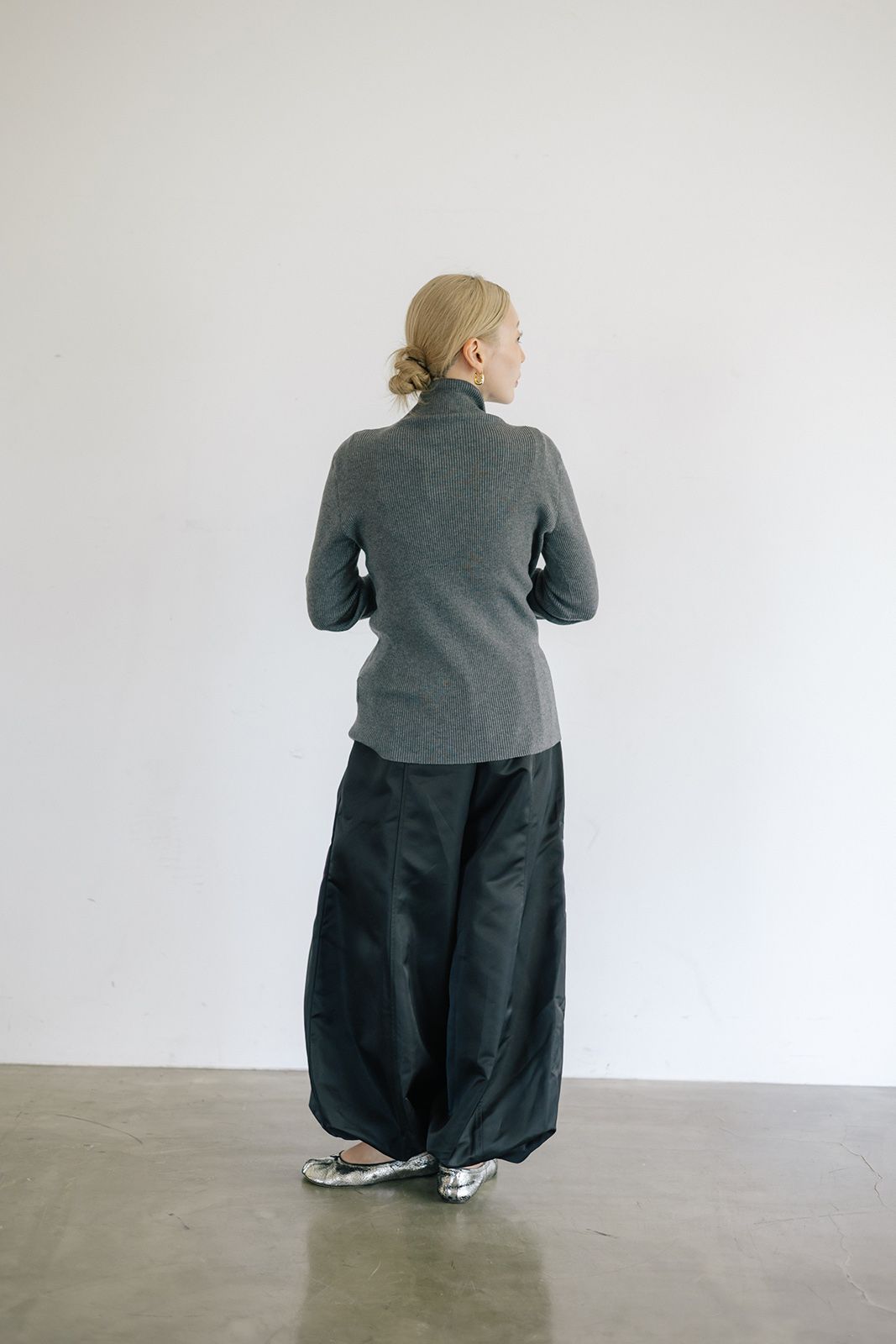ハンドウォーマーリブトップス (グレー) Hand warmer ribbed top (Gray) / 26AW