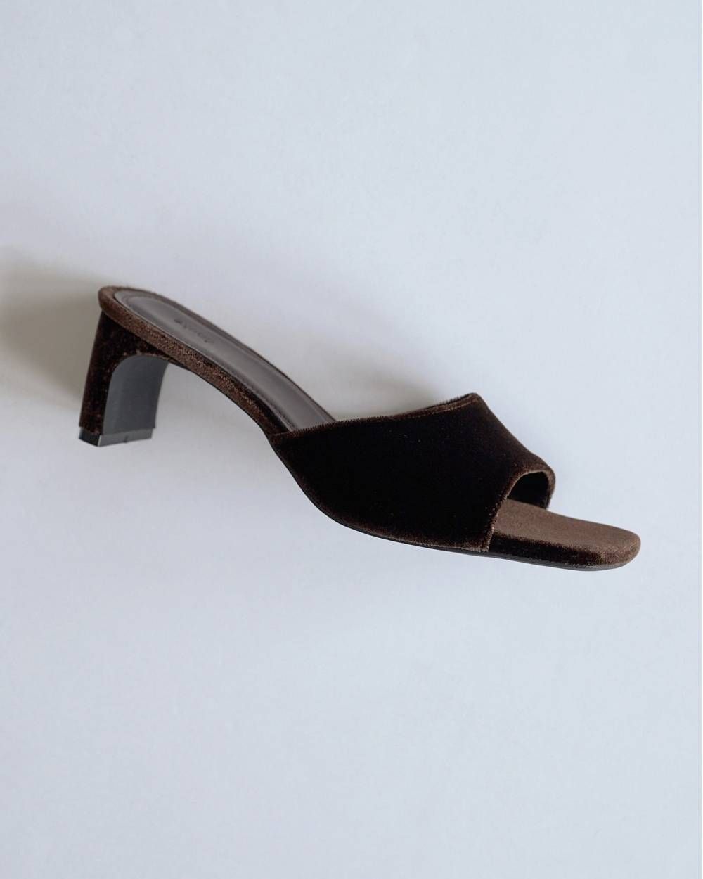 スクエアベロアミュール (ブラウン) Squaretoe Velour Mule (Brown) / 26SS