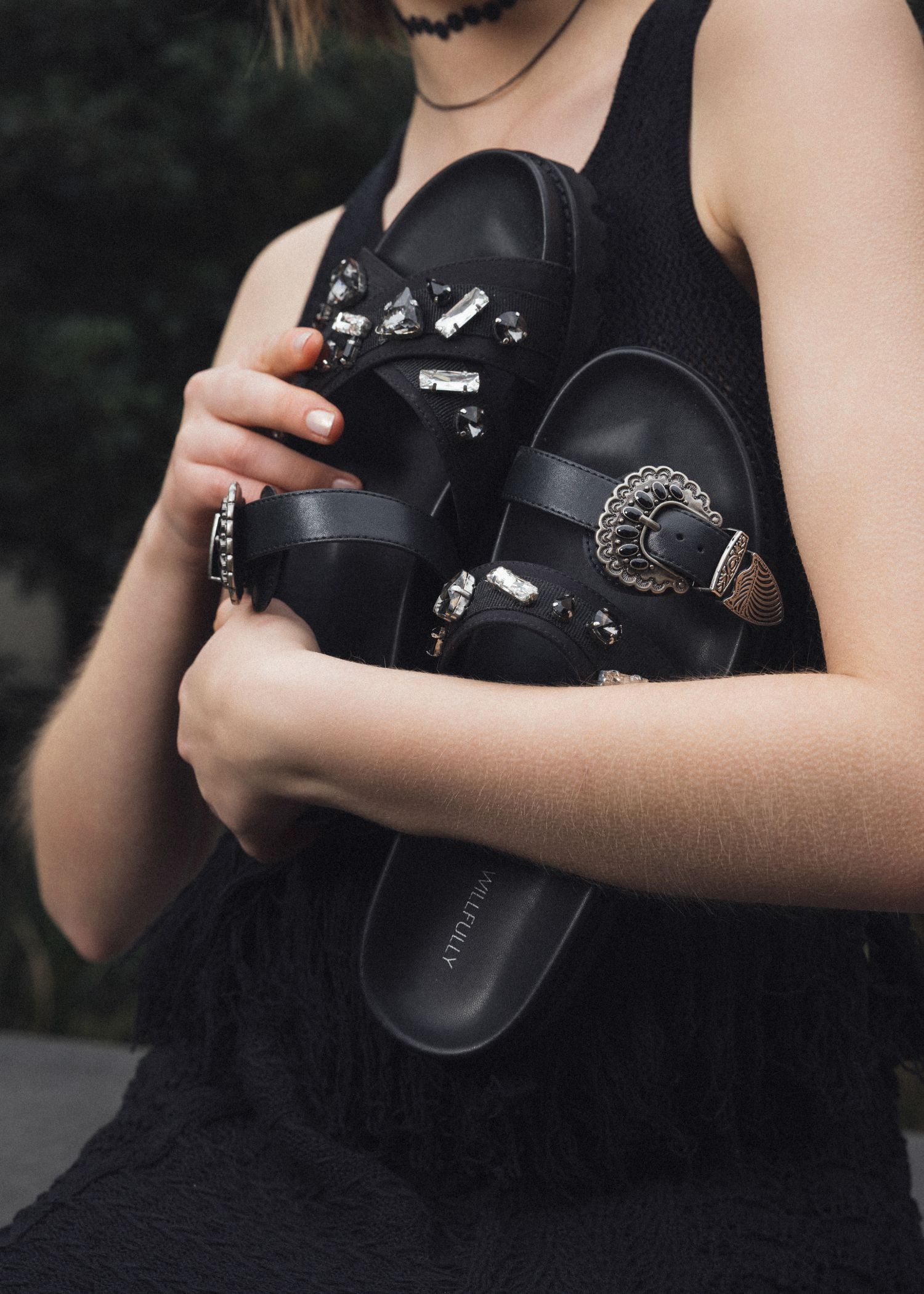 asymmetric bijou strap sandal (Black) / ビジューサンダル (ブラック) / 26SS