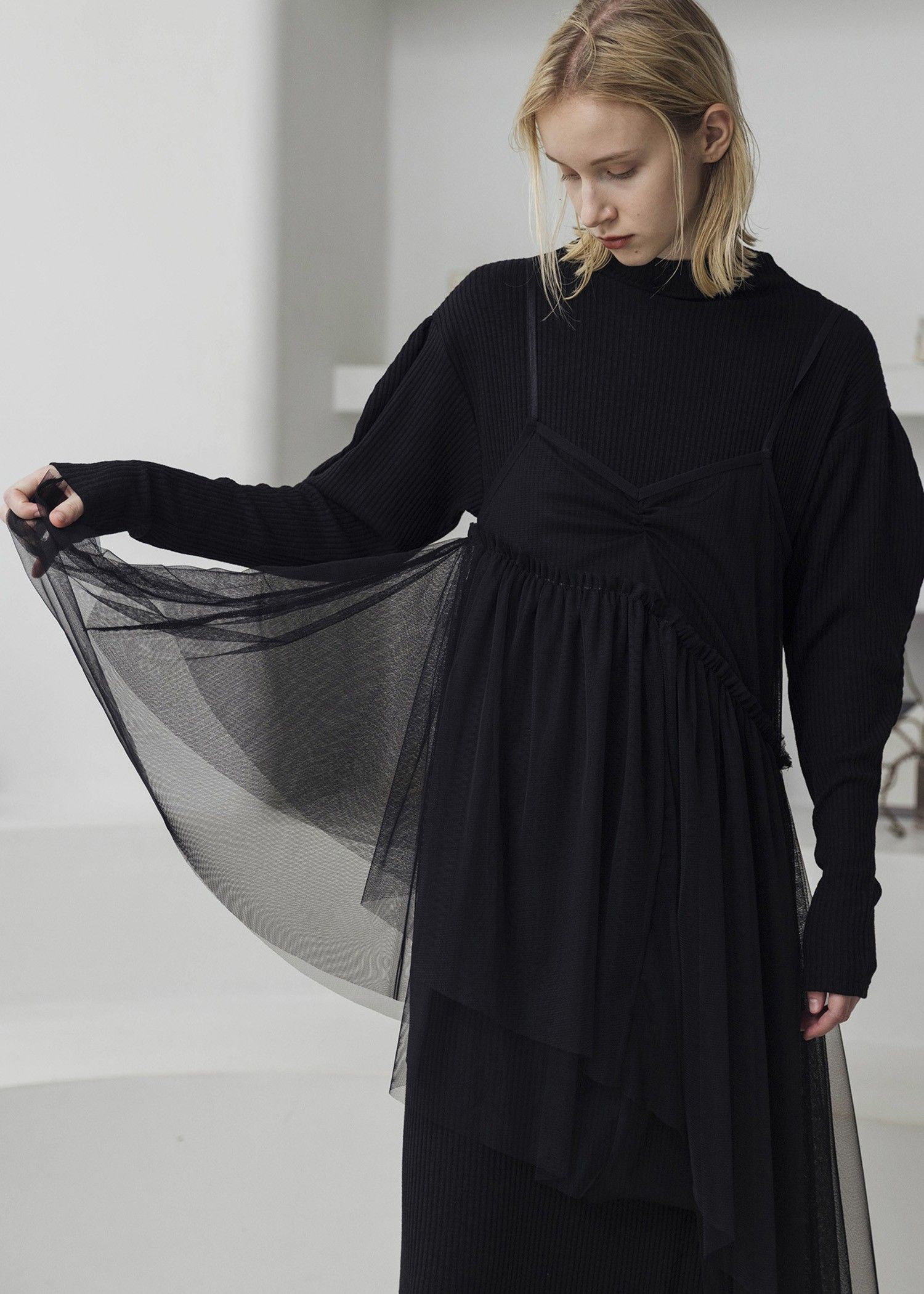 asymmetry layered tulle cami OP / アシンメトリー レイヤードチュールキャミワンピース (ブラック) / 25AW /