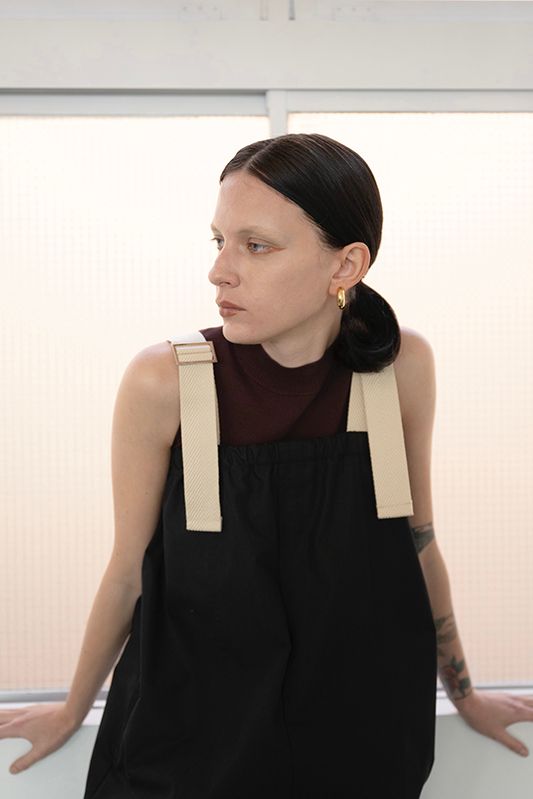 CURB SILHOUETTE OVERALL / カーブシルエットタフタサロペット (ブラック)