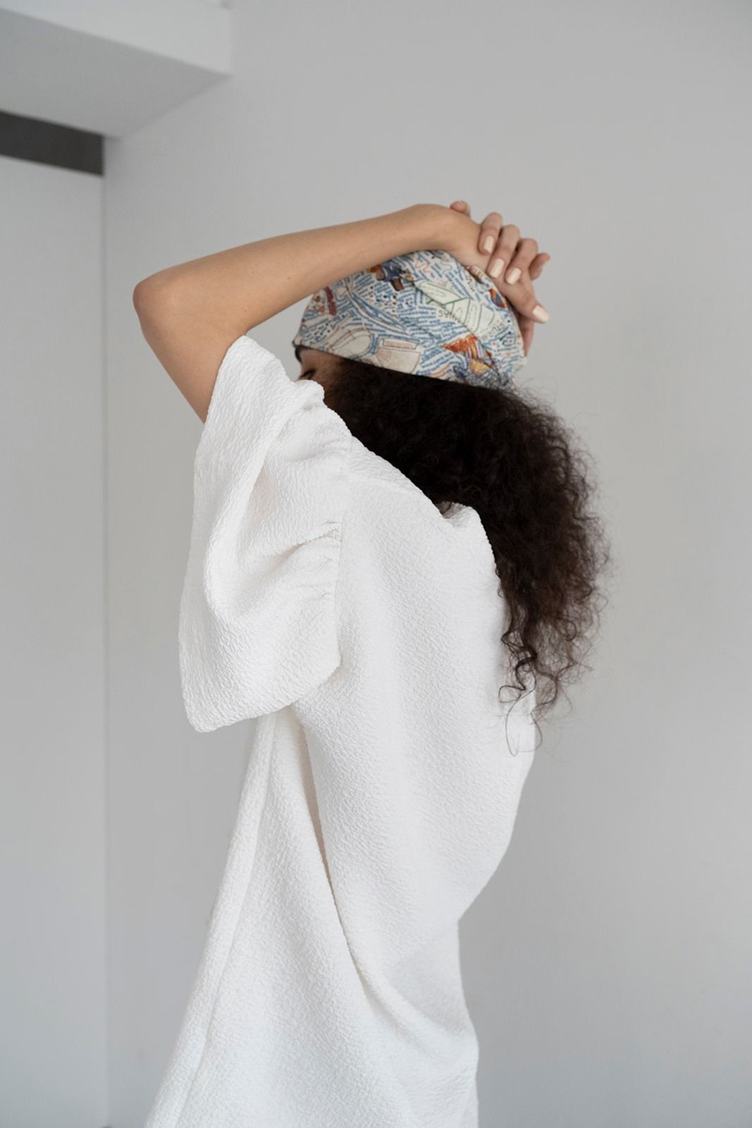 ふくれジャカードギャザースリーブブラウス (ホワイト)  Puffy Jacquard Blouse (White) /  26SS