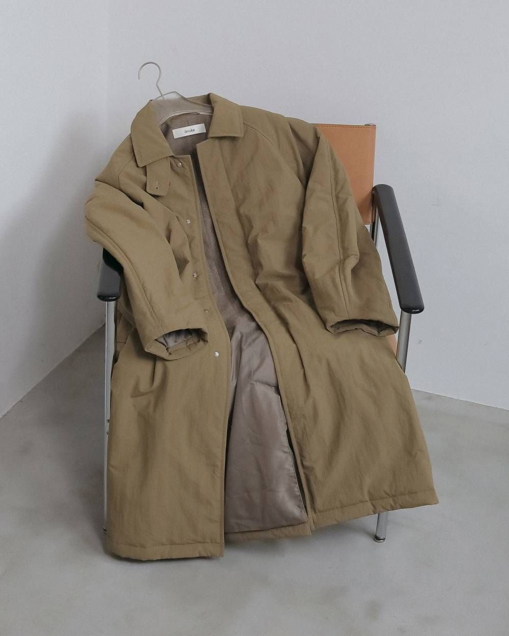 パッデッド ステンカラーコート (ベージュ) Padded Soutiencollar Coat (Beige) / 26AW 【6月29日まで期間限定予約】