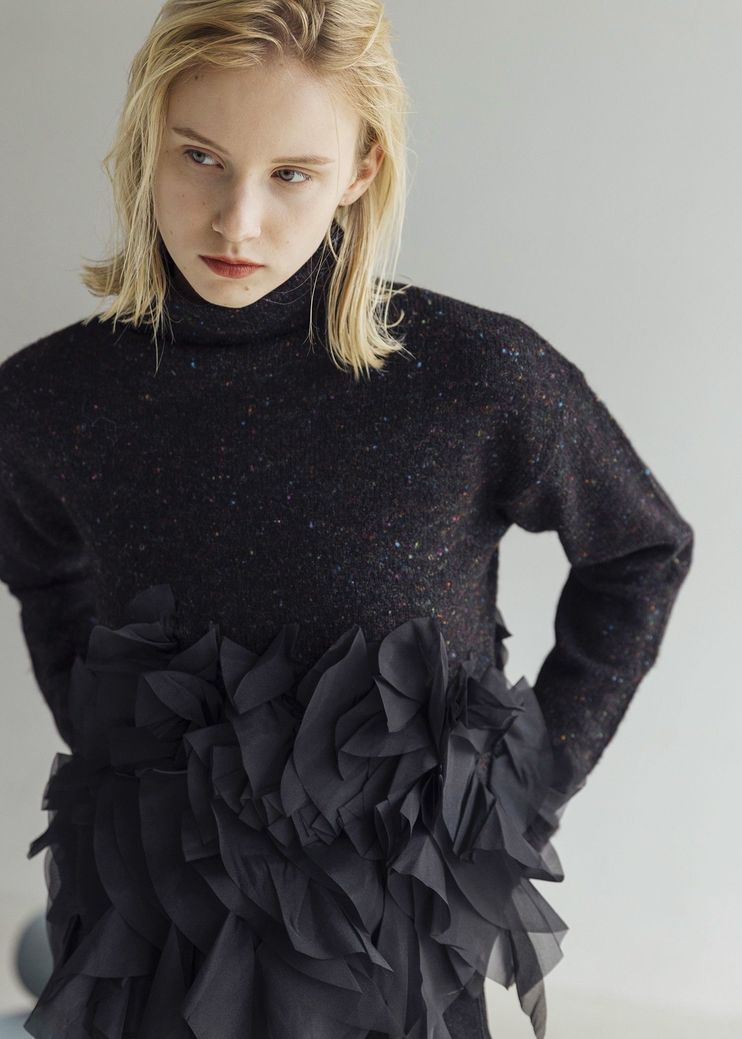 gradation frill bottleneck knit / グラデーション フリルニット (ブラック) / 25AW