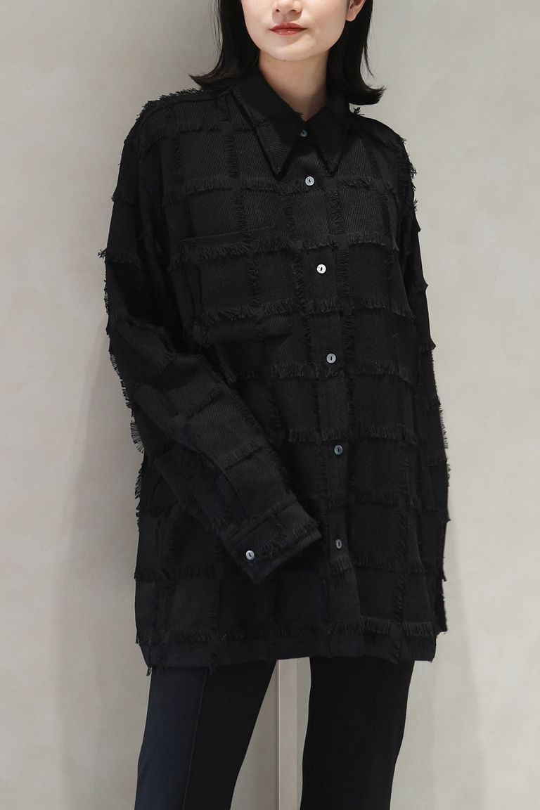 163cm 着用:S (店内照明)