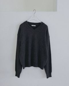 ウールVネックニット (チャコールグレー) Wool Vneck Knit (Charcoal gray) / 26AW 【6月29日まで期間限定予約】
