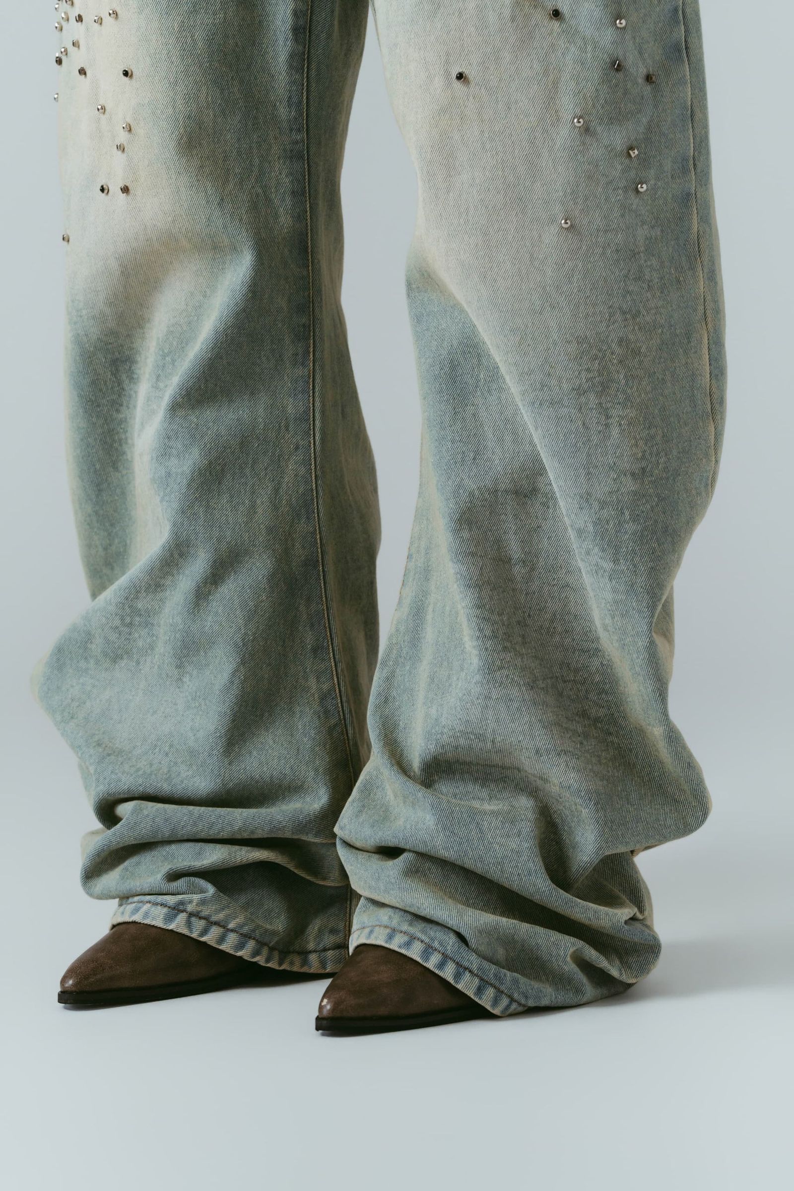 スタッズ ドレープデニム (ブルー) studded draped denim pants(unisex) (Blue) /  26SS