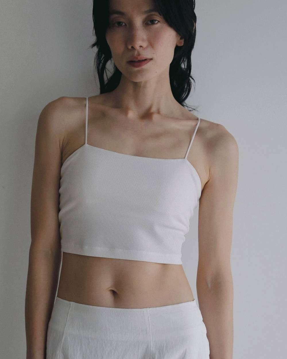 パッド付きハーフキャミソール (ホワイト) Padin Half Camisole (White) / 26SS