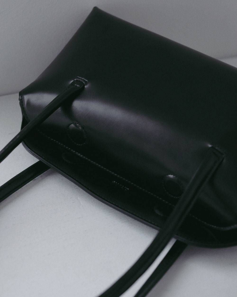 レザーボストンバッグ (ブラック) Leather Boston Bag (Black) / 27SS