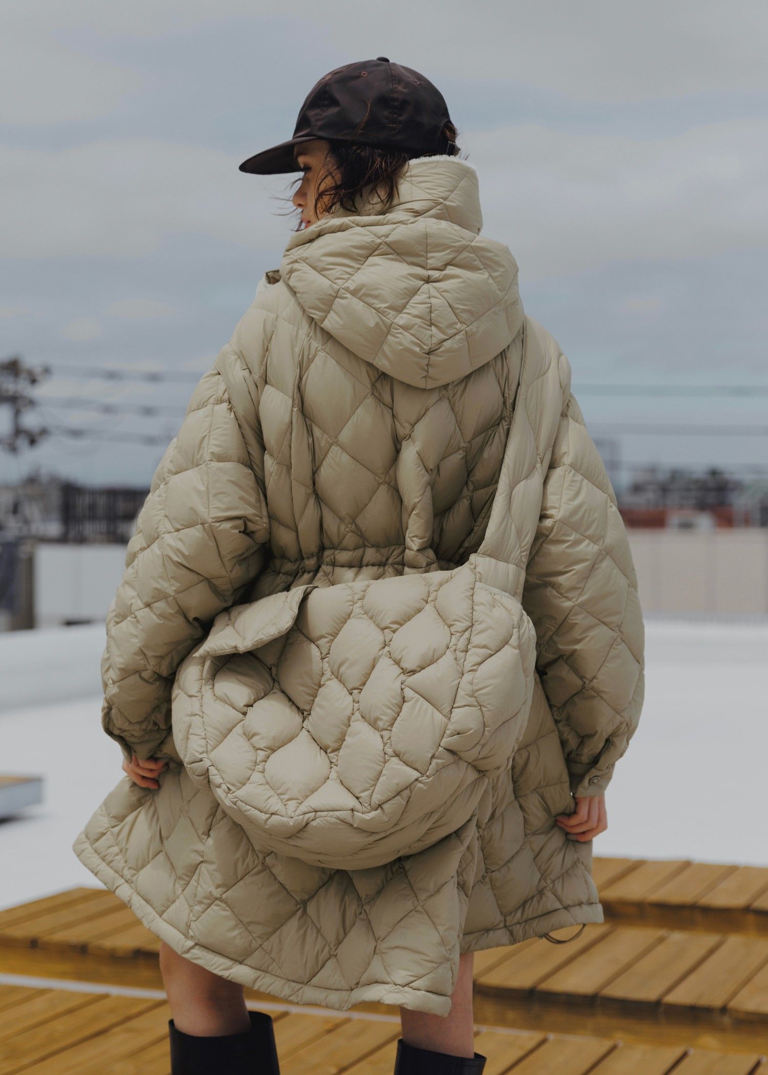 【TAION × WILLFULLY】quilting shoulder down bag / タイオンコラボ キルティングショルダーバッグ (ベージュ) / 25AW /