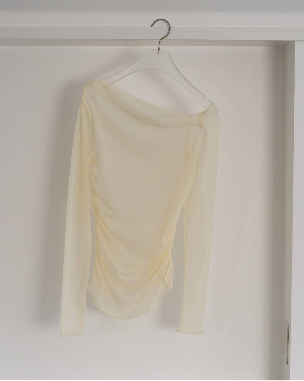 シアーオフショルダートップス (アイボリー) Sheer Offshoulder Tops (Ivory) /  26SS