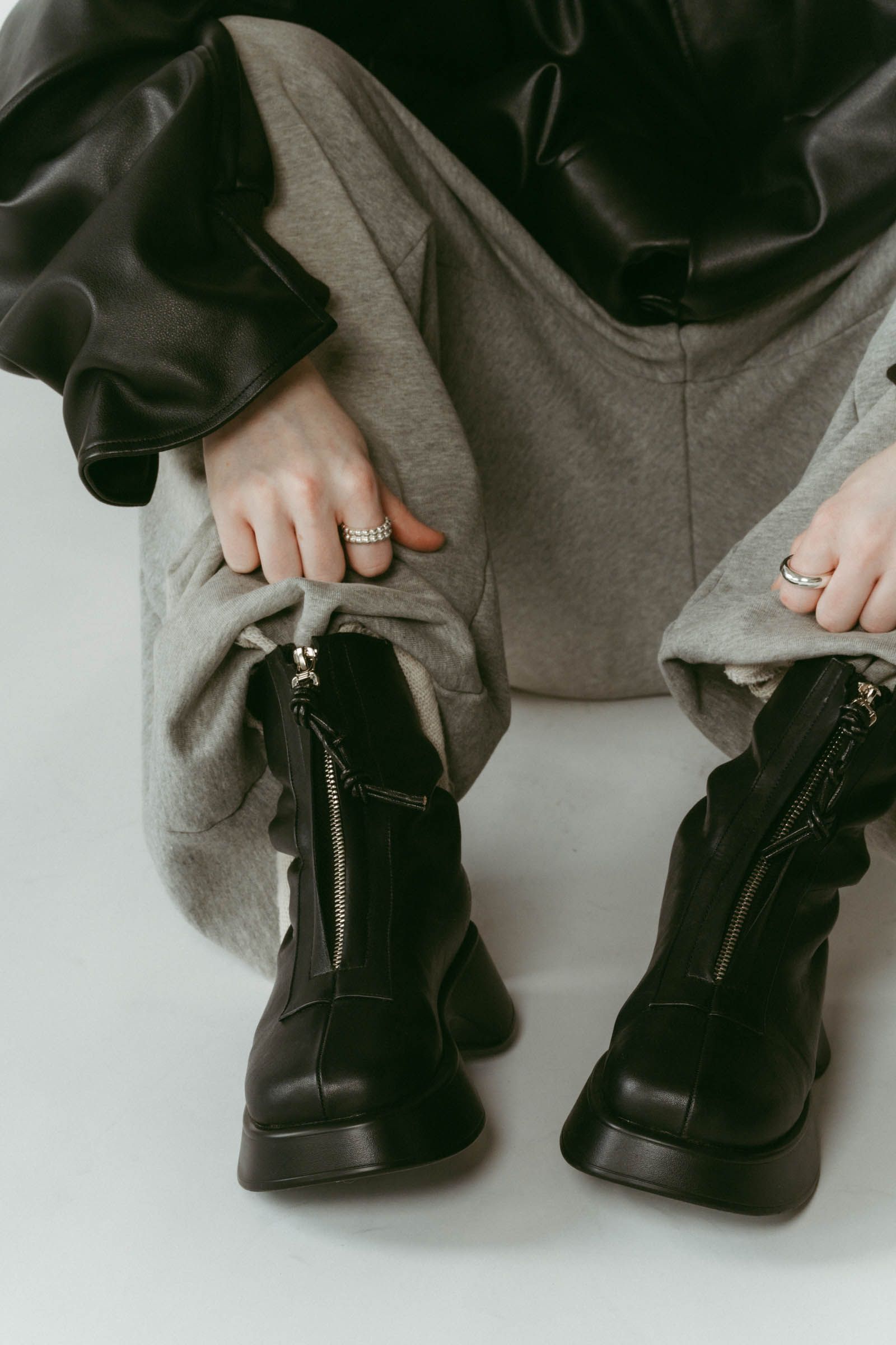 front zip platform boots / フロントジップ プラットフォーム ブーツ (ブラック) / 25AW