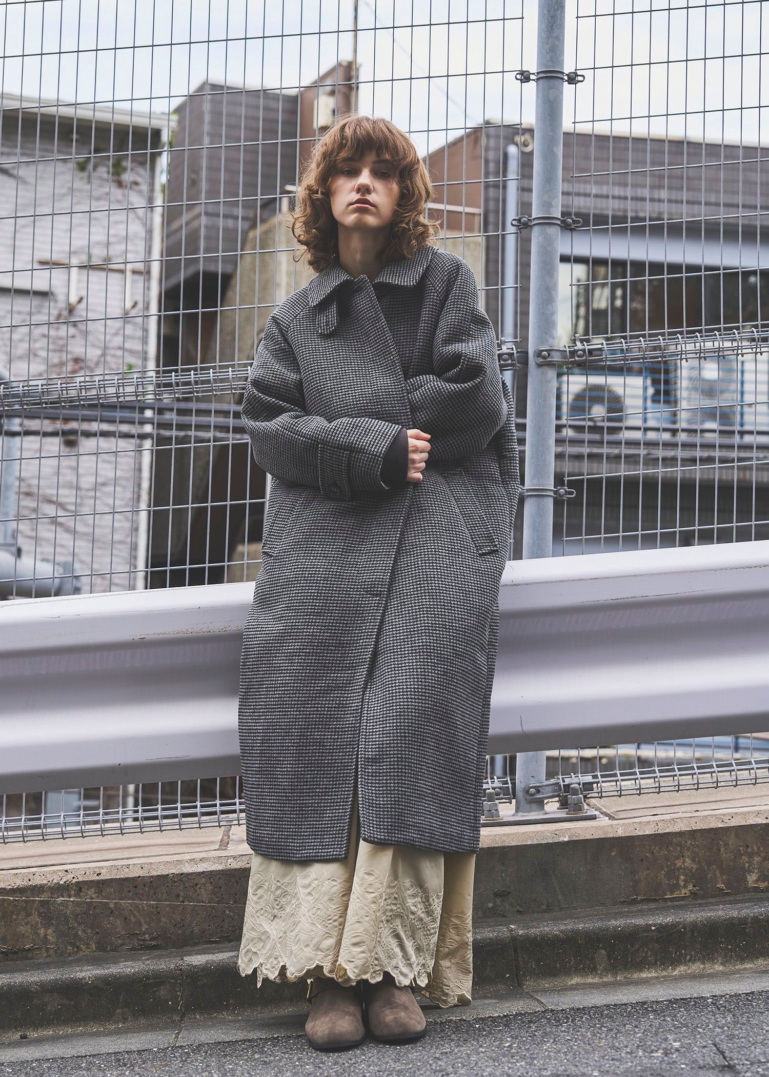 hound tooth soutien collar quilting coat / ハウンドトゥース ステンカラーコート (チャコール) / 25AW /