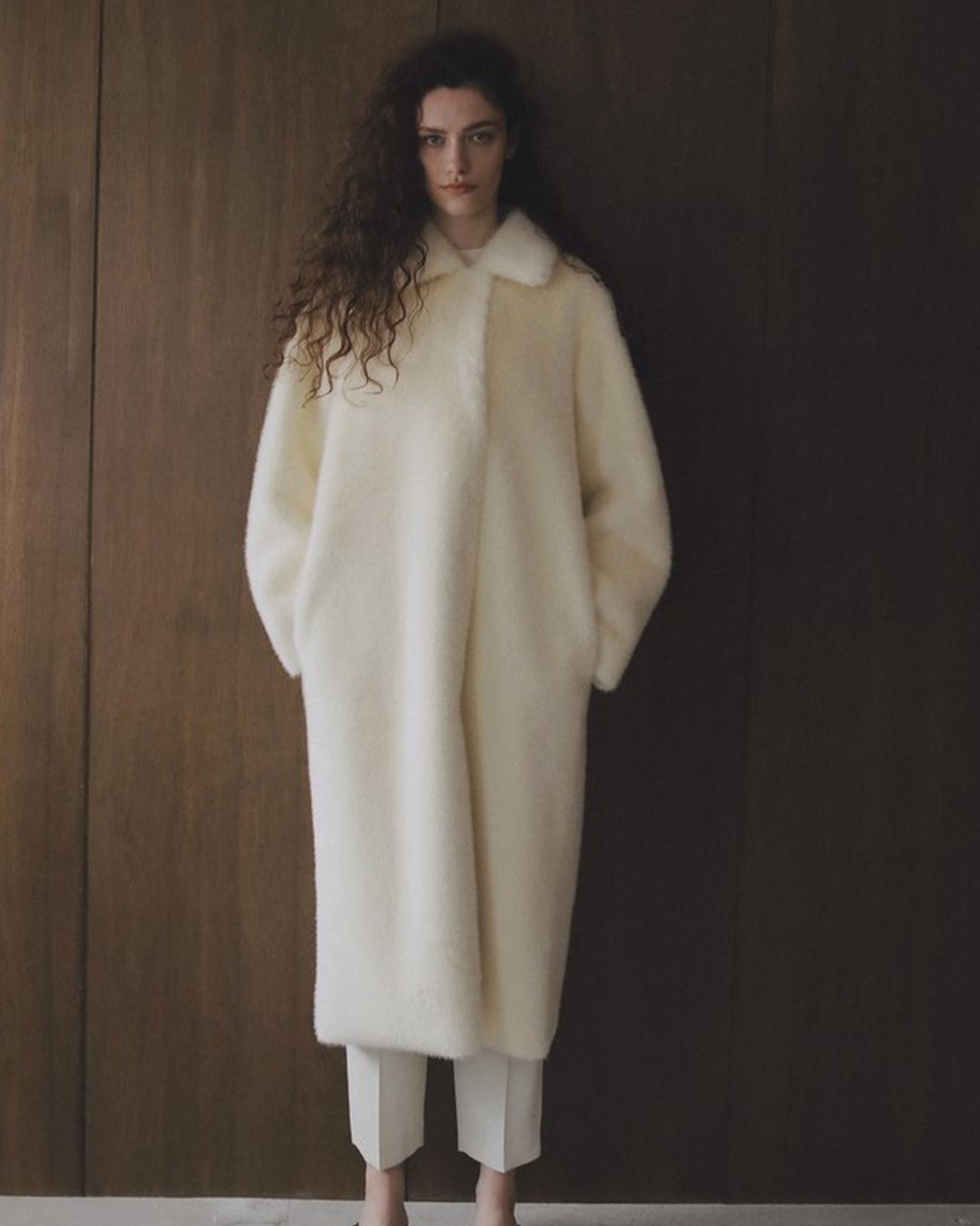 【先行予約】【26TH-13】ムートン調スムースファーロングコート (クリーム) Mouton Like Smooth Fur Long Coat (Cream) /  エコファー  /  フェイクファー 【受注期間6/14 23:59まで】