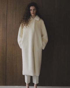 【先行予約】【26TH-13】ムートン調スムースファーロングコート (クリーム) Mouton Like Smooth Fur Long Coat (Cream) /  エコファー  /  フェイクファー 【受注期間6/14 23:59まで】