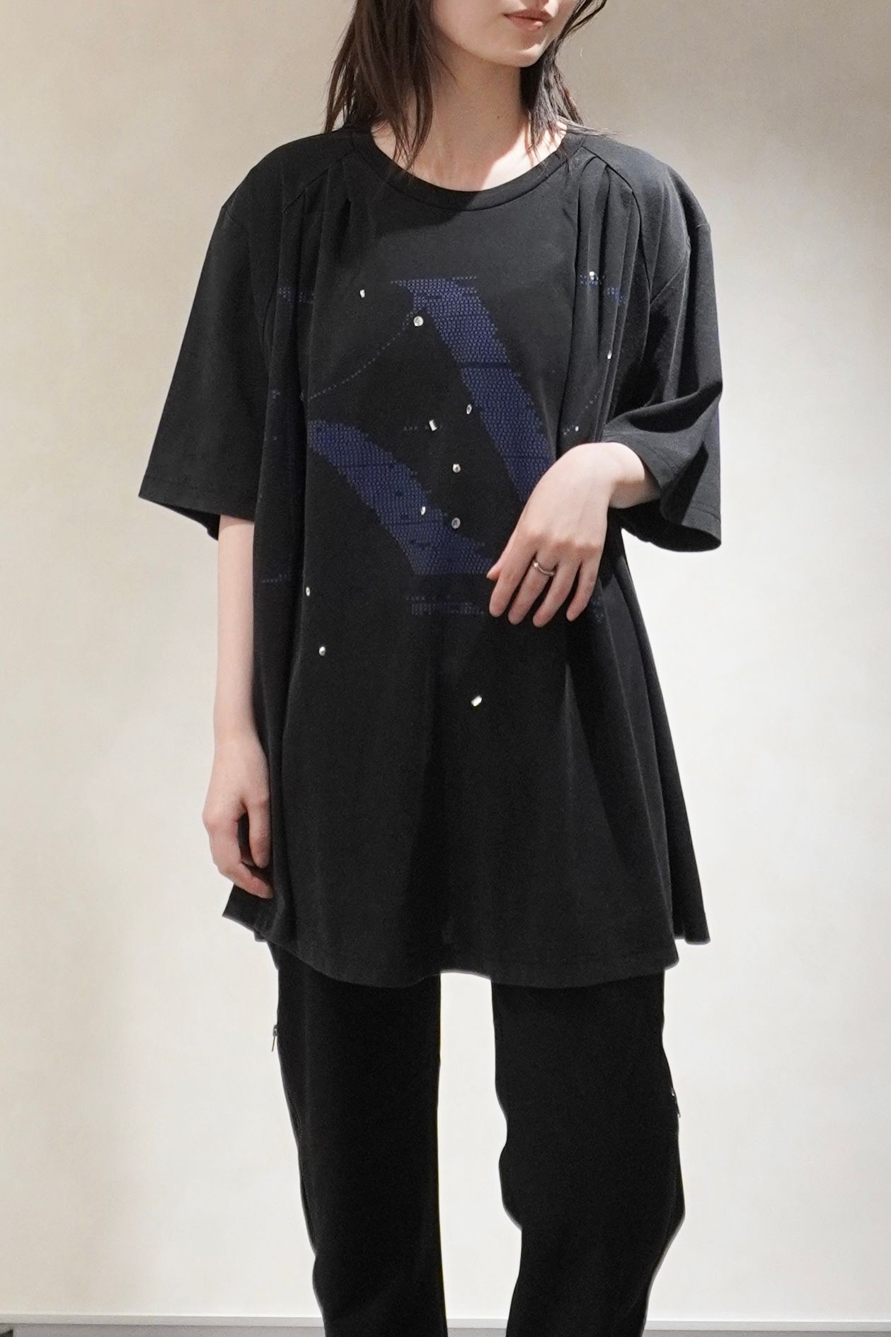 タック オーバーサイズTシャツ (ブラック) tuck detail oversized tee(unisex) (Black) /  26SS