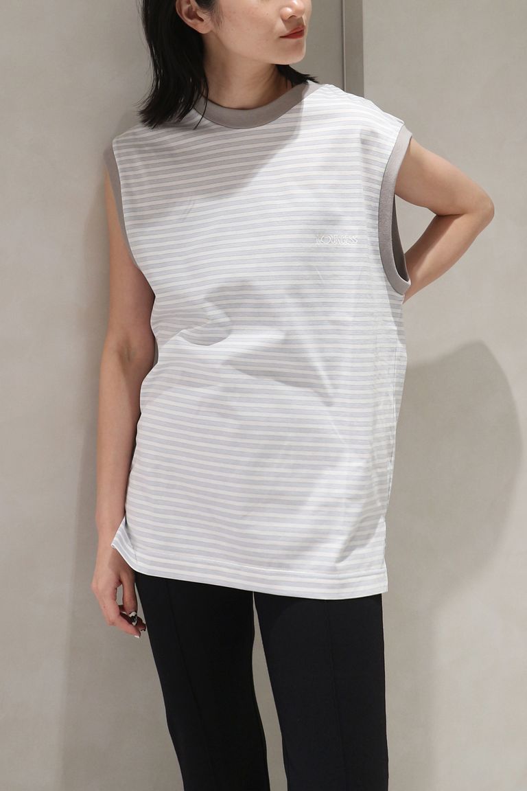 163cm 着用:1 (店内照明)