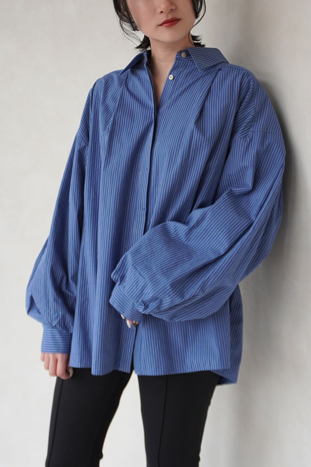STRIPE VOLUME SLEEVE SHIRT / ストライプボリュームスリーブシャツ (ブルー)