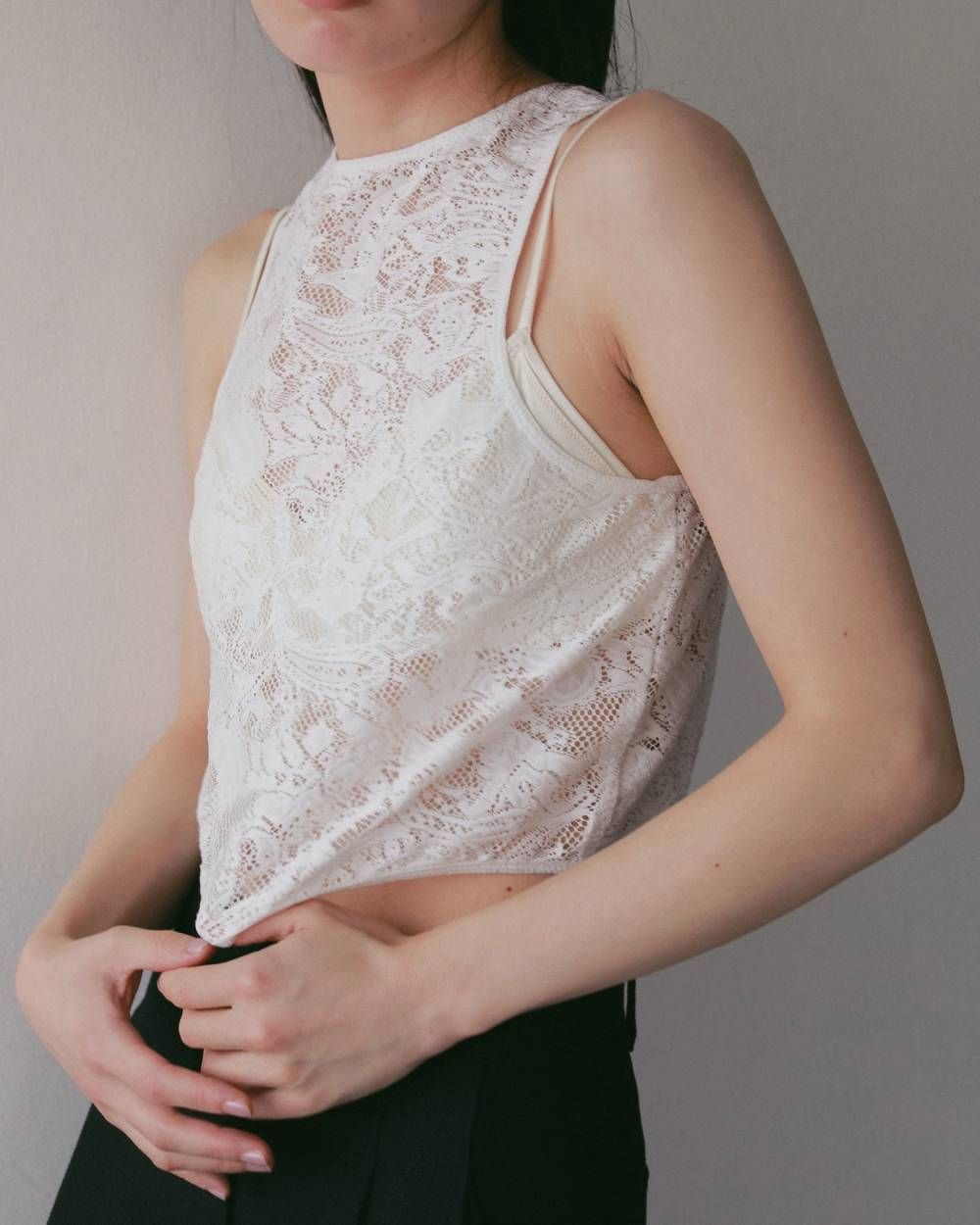 レース ノースリーブトップス (ホワイト) Lace Sleeveless Tops (White) / 27SS
